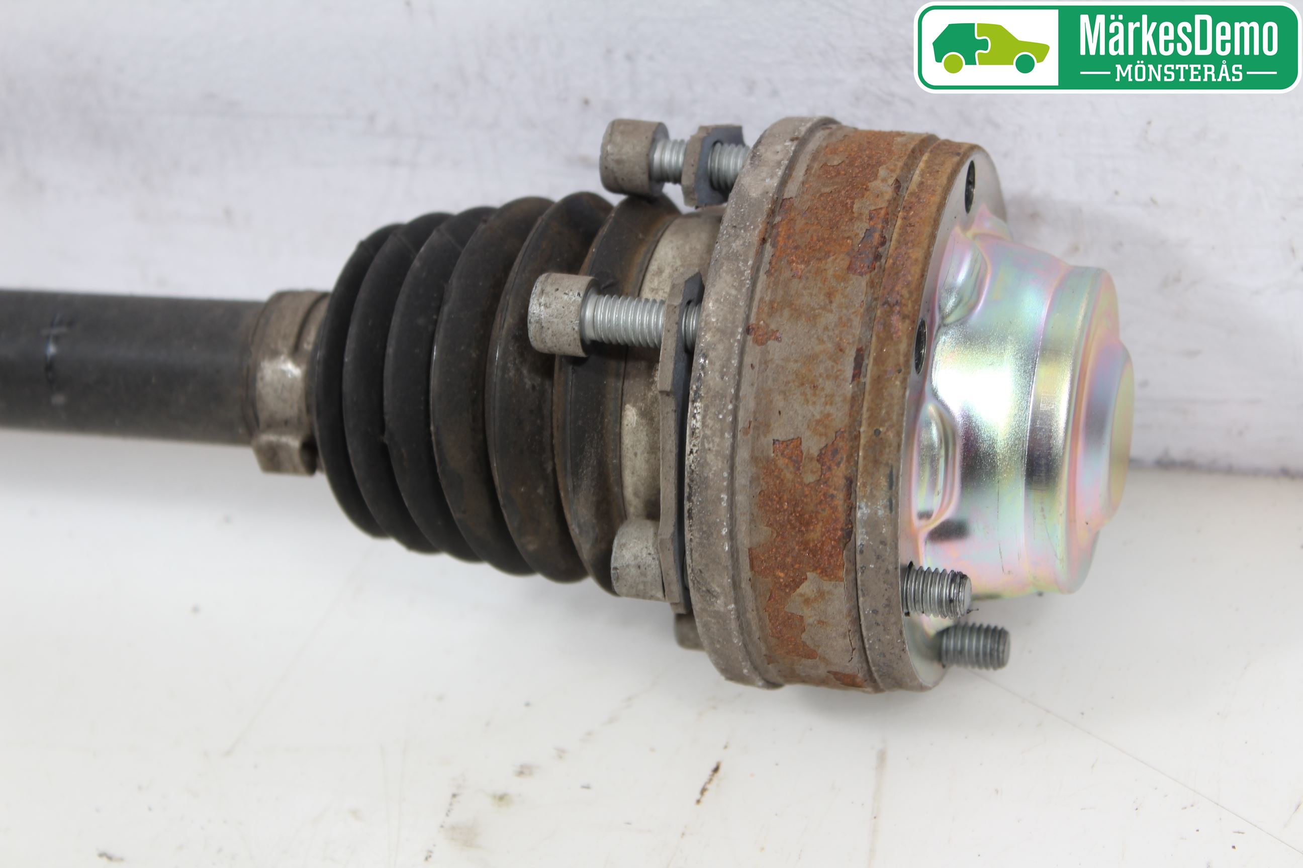 Volkswagen VW TIGUAN 16-24 Drivaxel Bak Vänster
