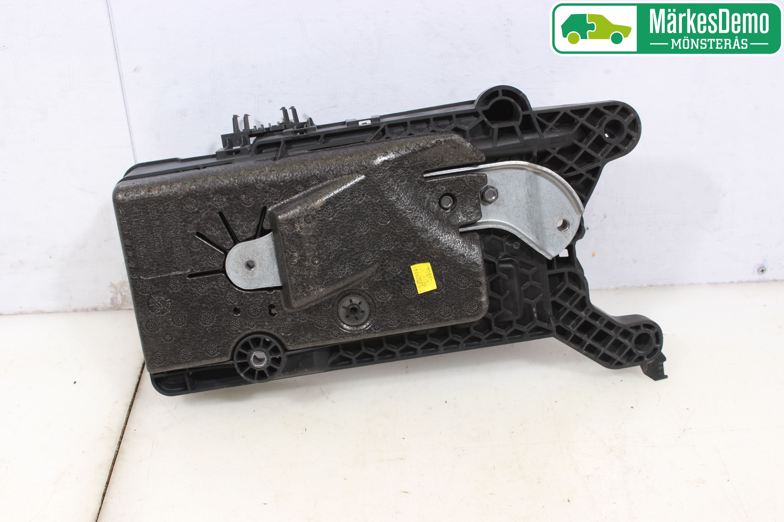 Volkswagen VW TIGUAN 16-24 Batterilåda-Fäste-Hållare