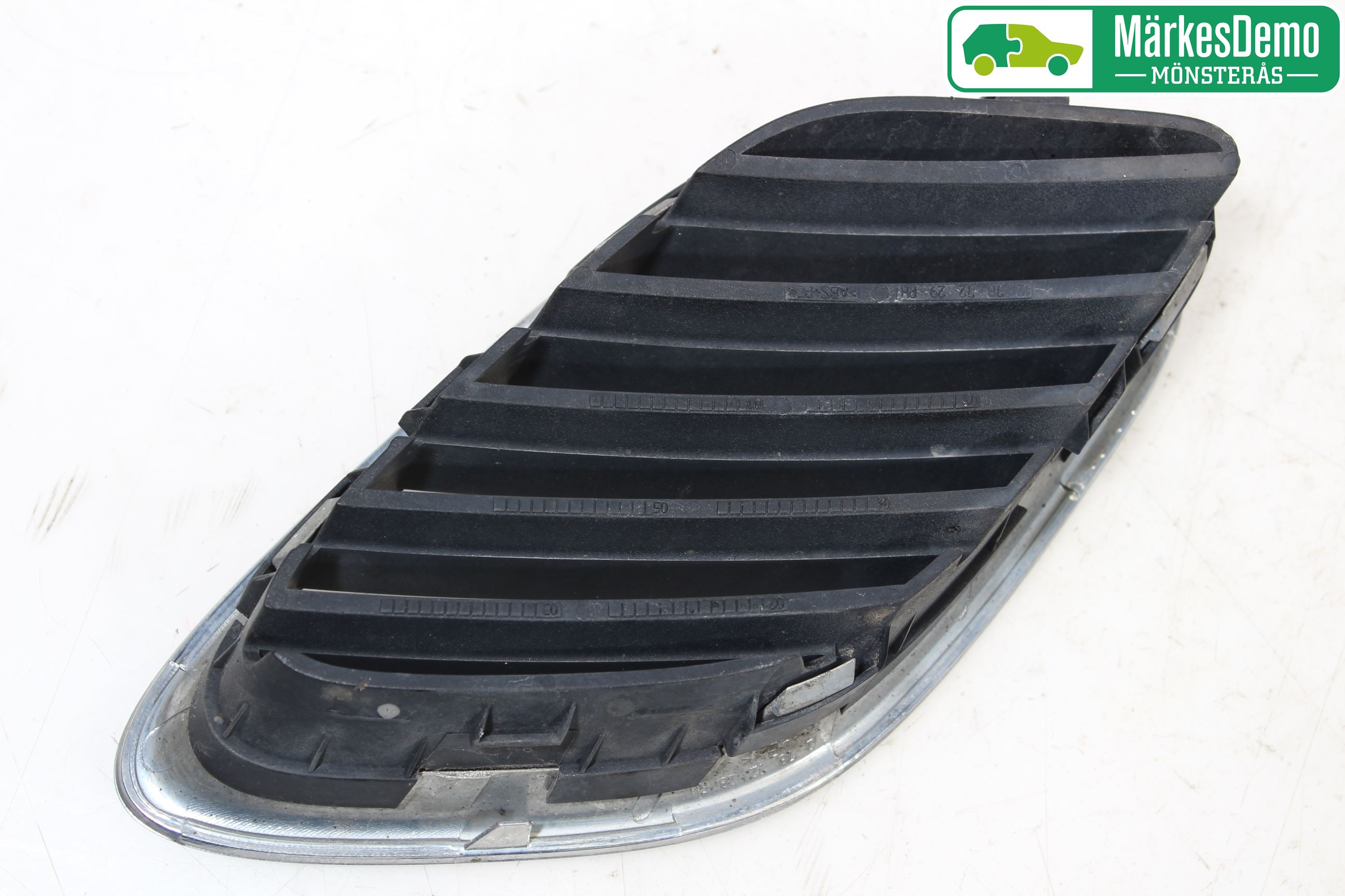 Saab 9-3 VER 2 Grilldel Höger