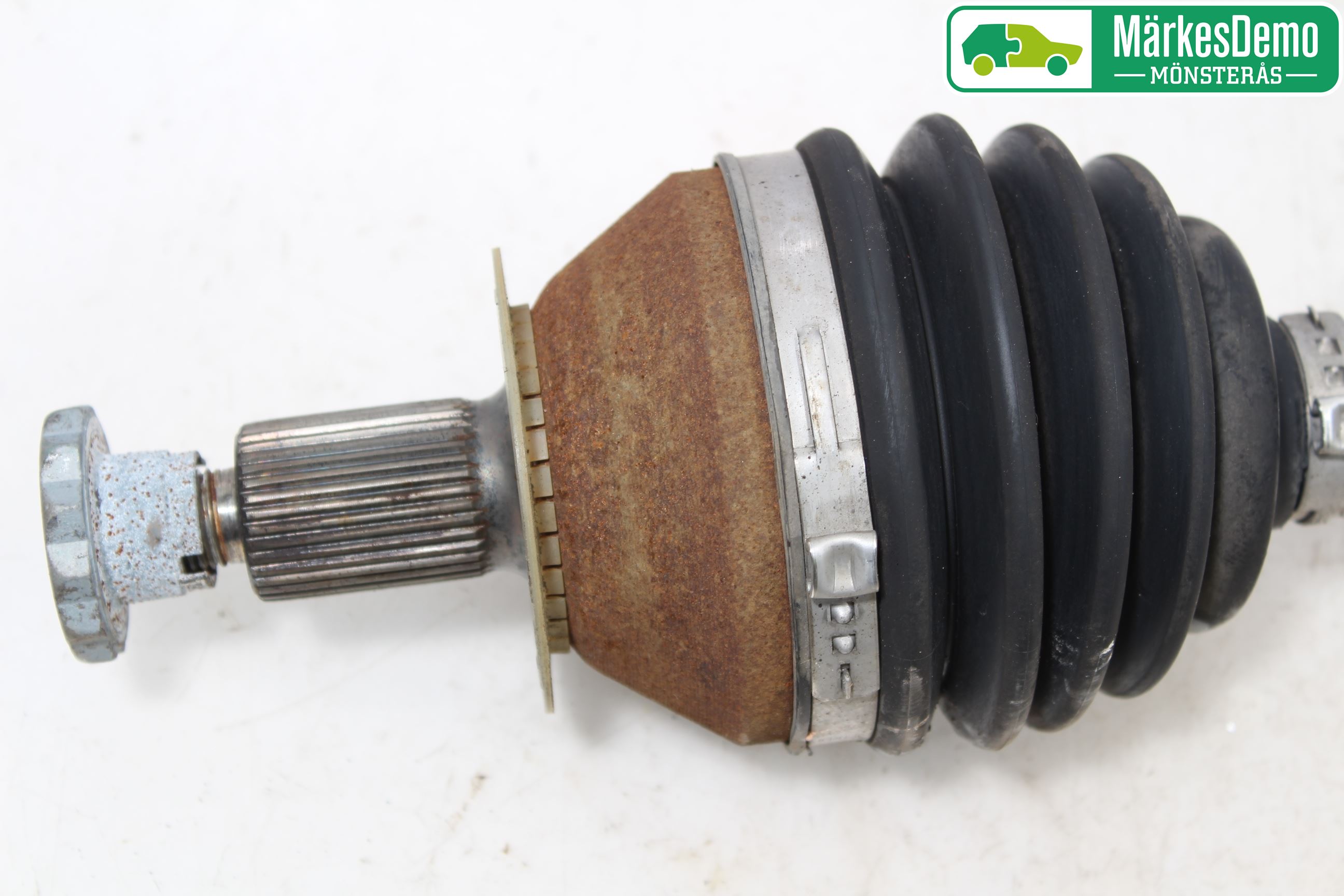 Volkswagen VW POLO 10-17 Drivaxel Fram Vänster