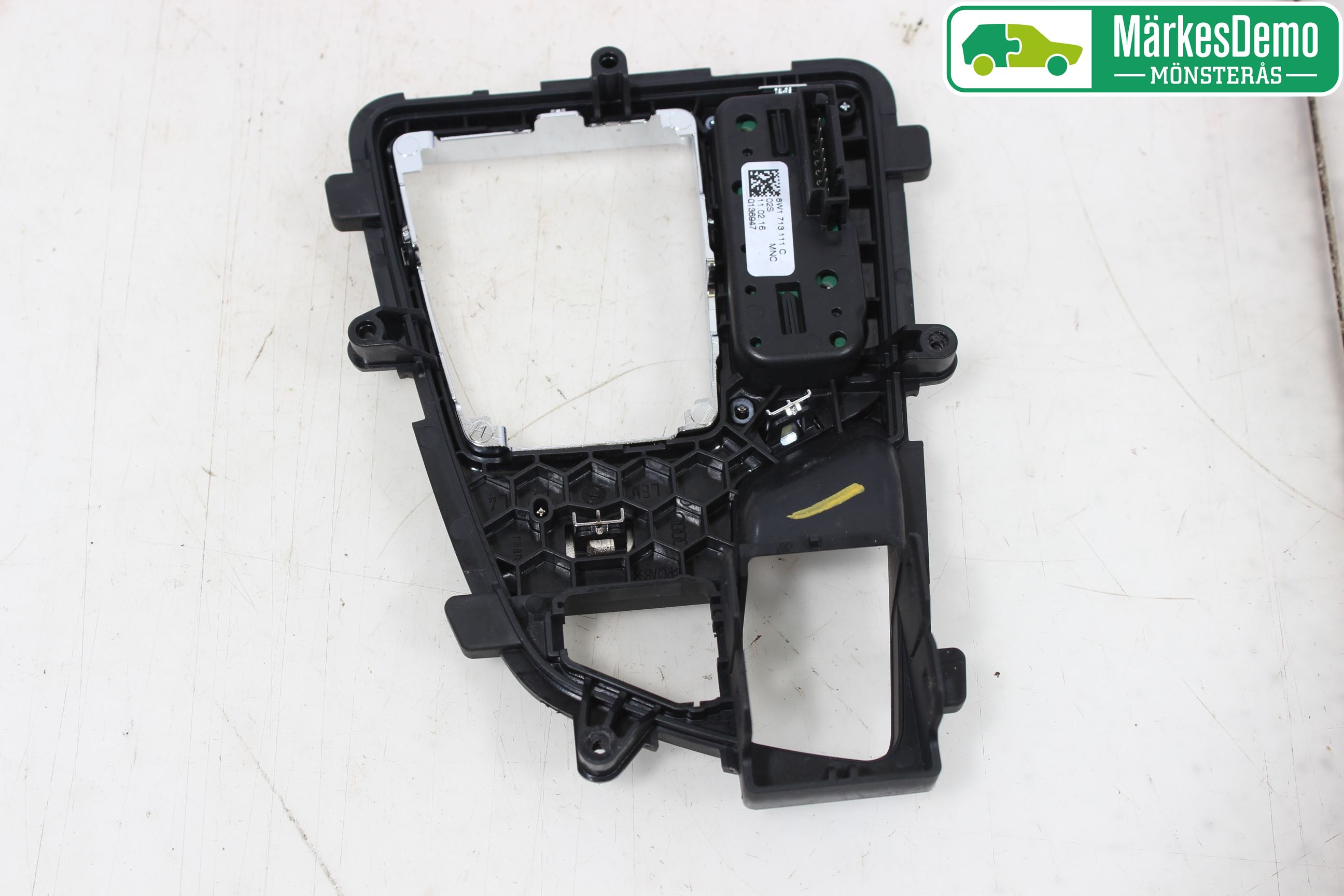 Audi A4/S4 B9 16-19 Inredning Sarg Växelspak