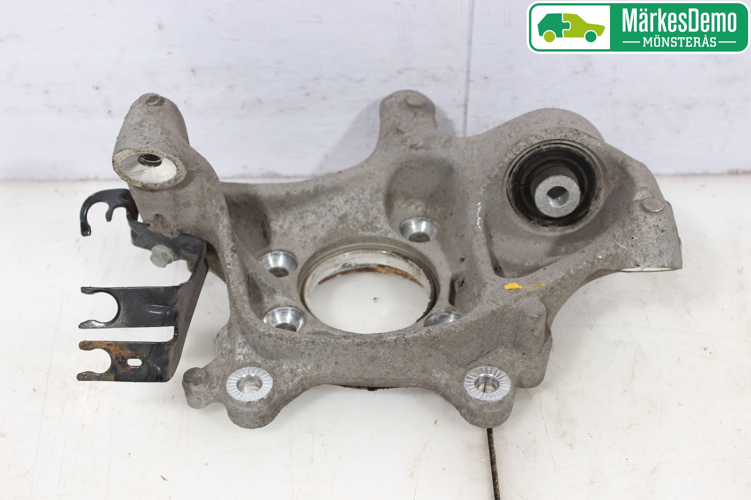 Audi A4/S4 B9 16-19 Hjullagerhus Bak Hö