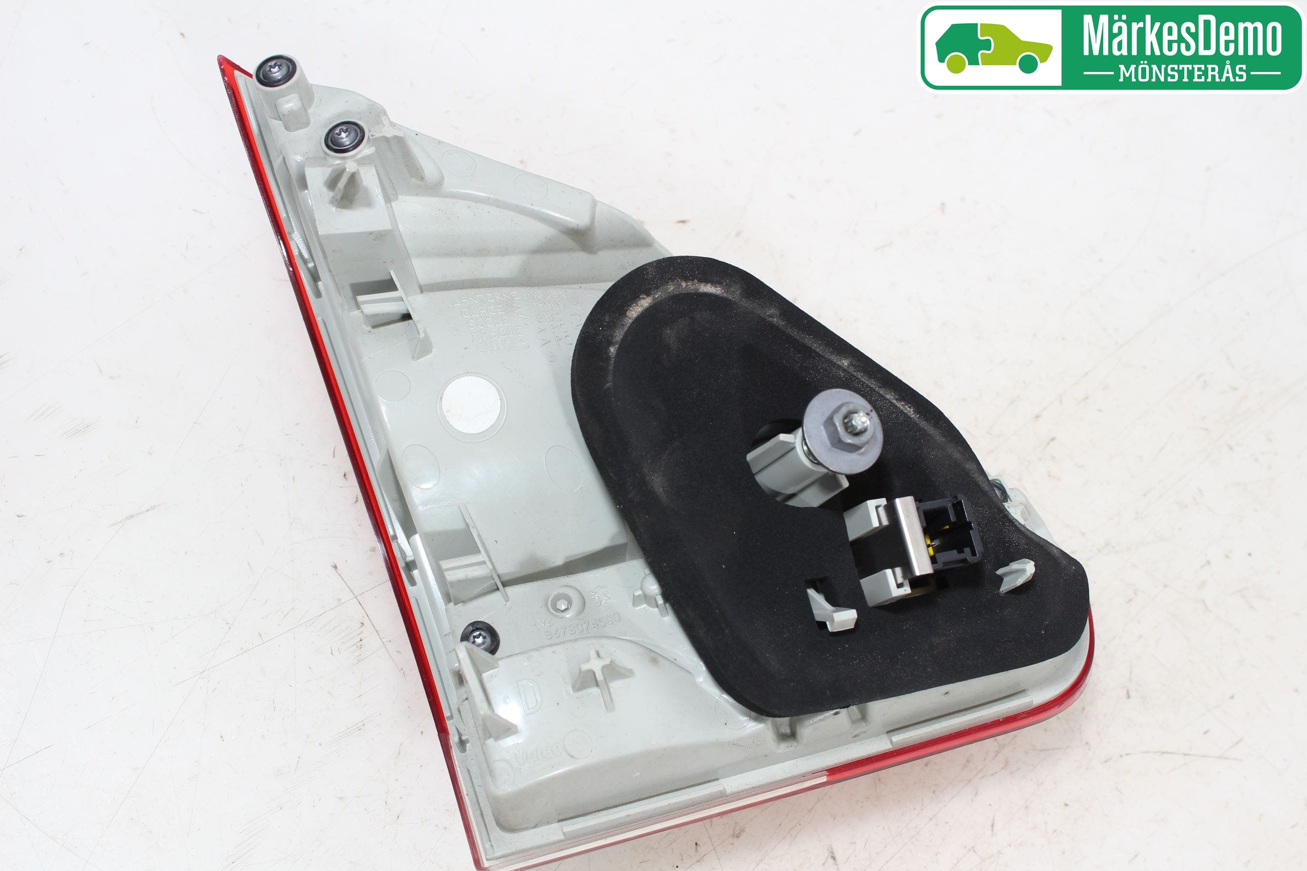 Peugeot 2008 13-20 Bakljus Lucka Hö