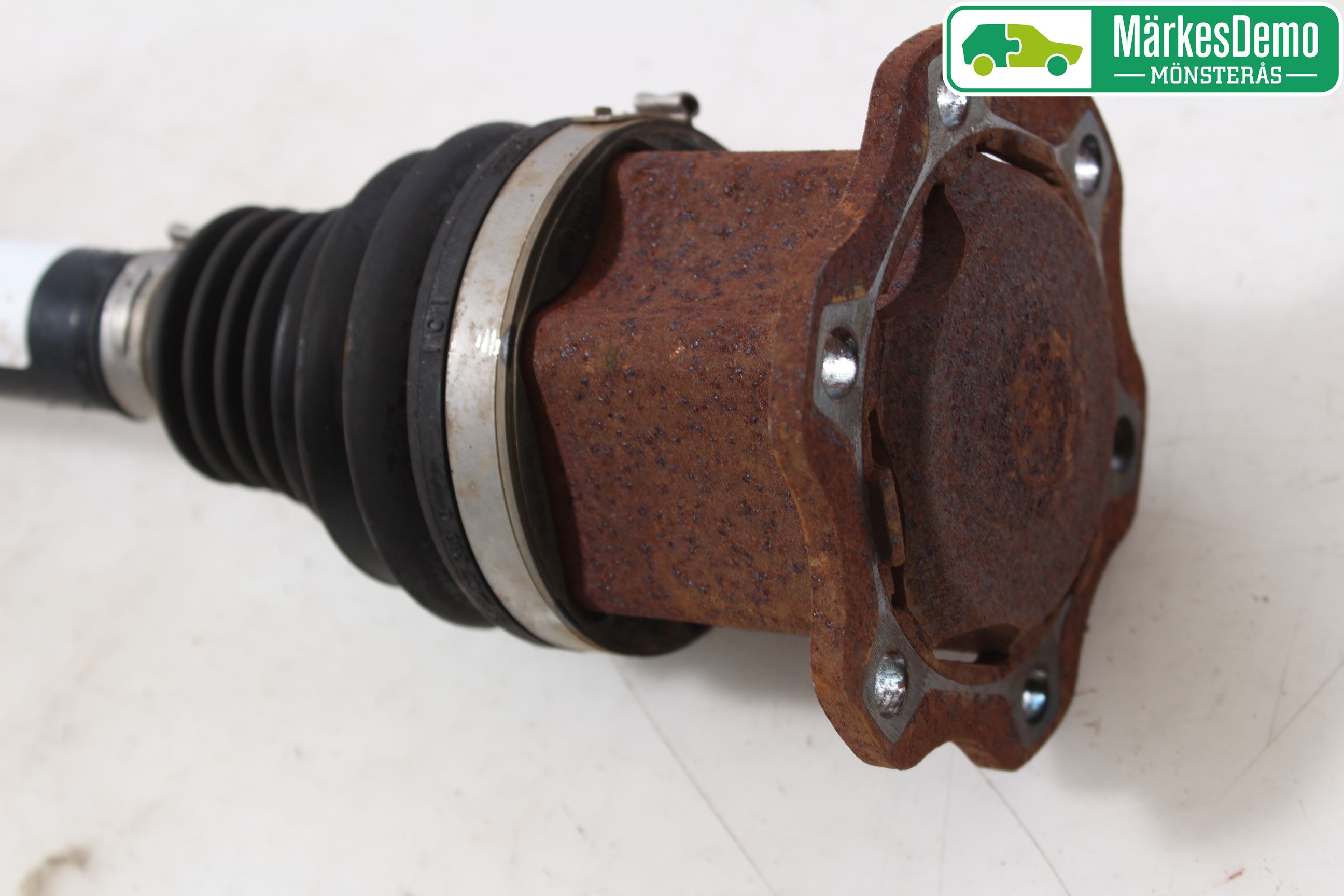 Audi A4/S4 08-11 Drivaxel Fram Höger