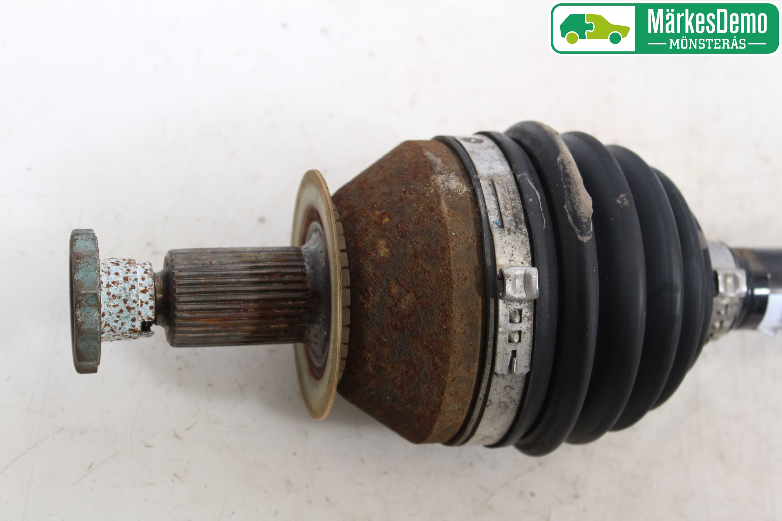 Skoda FABIA 07-14 Drivaxel Fram Vänster