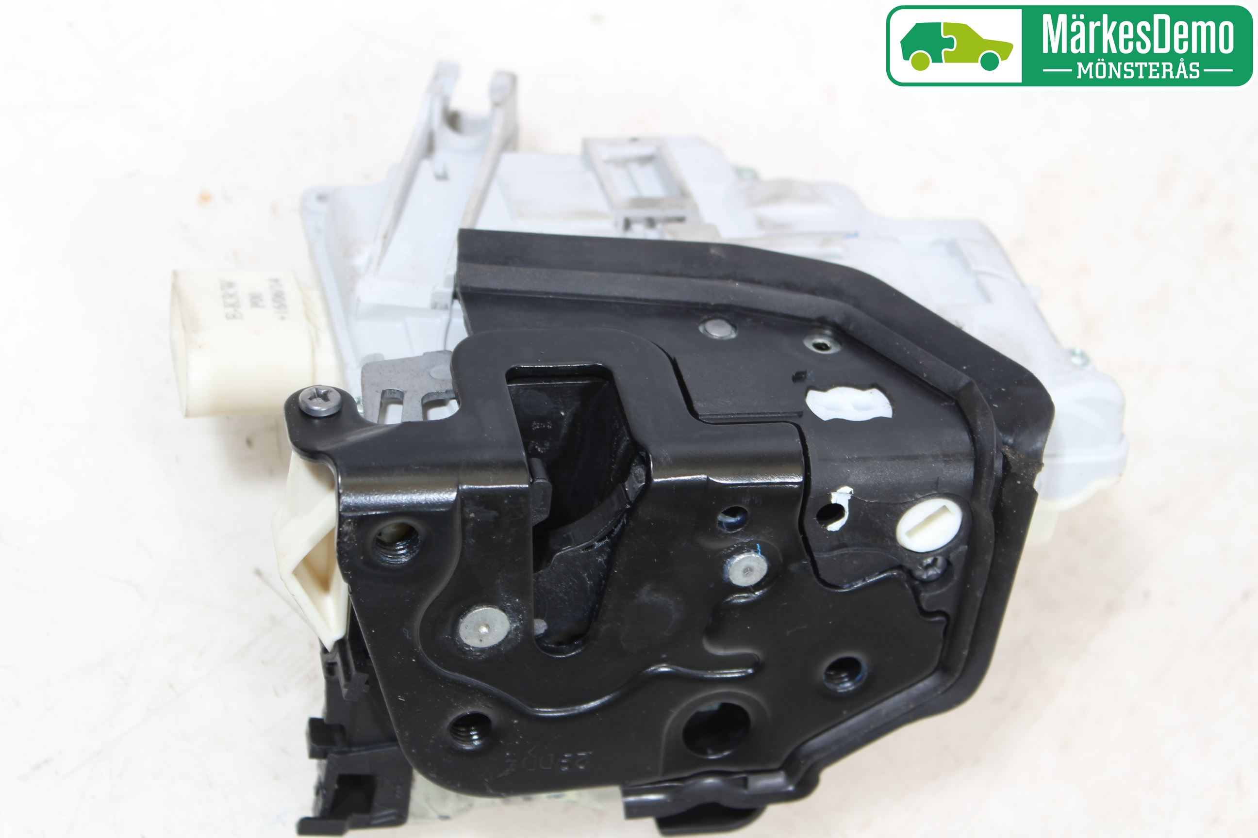 Audi A6/S6 4G 11-18 Låskista-Dörrlås