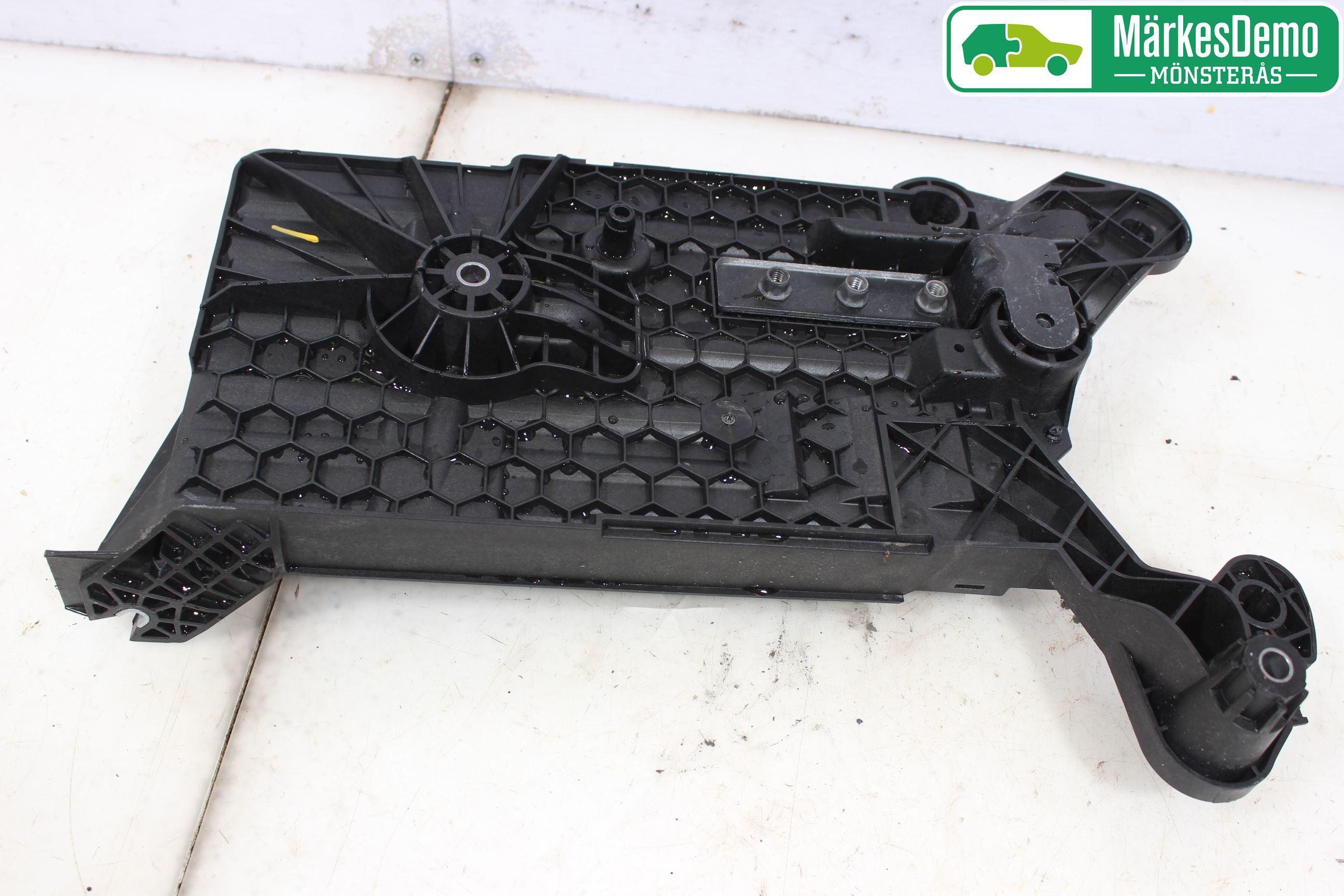 Volkswagen VW GOLF / E-GOLF VII 13-20 Batterilåda-Fäste-Hållare