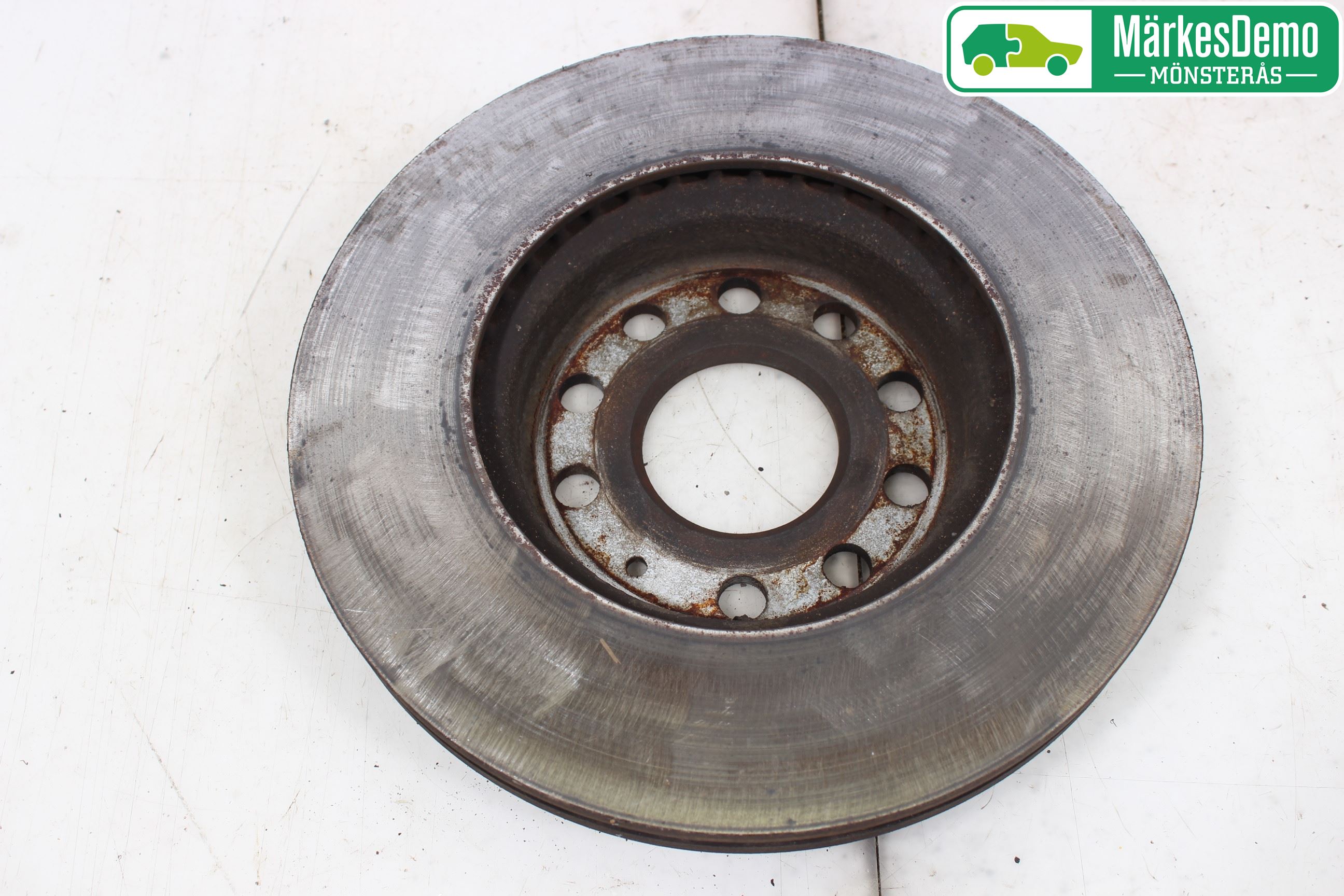 Volkswagen VW GOLF SPORTSVAN 15-20 Bromsskiva Fram