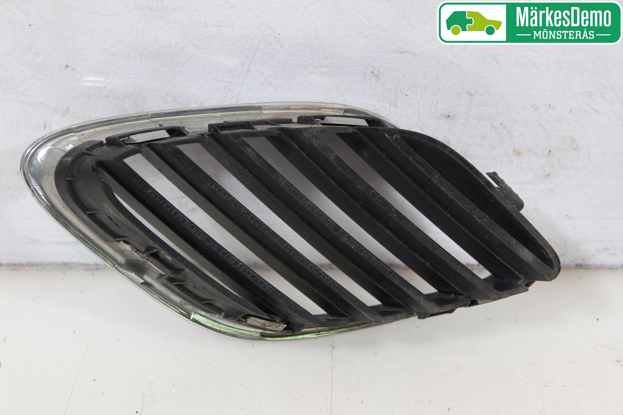 Saab 9-3 VER 2 Grilldel Höger