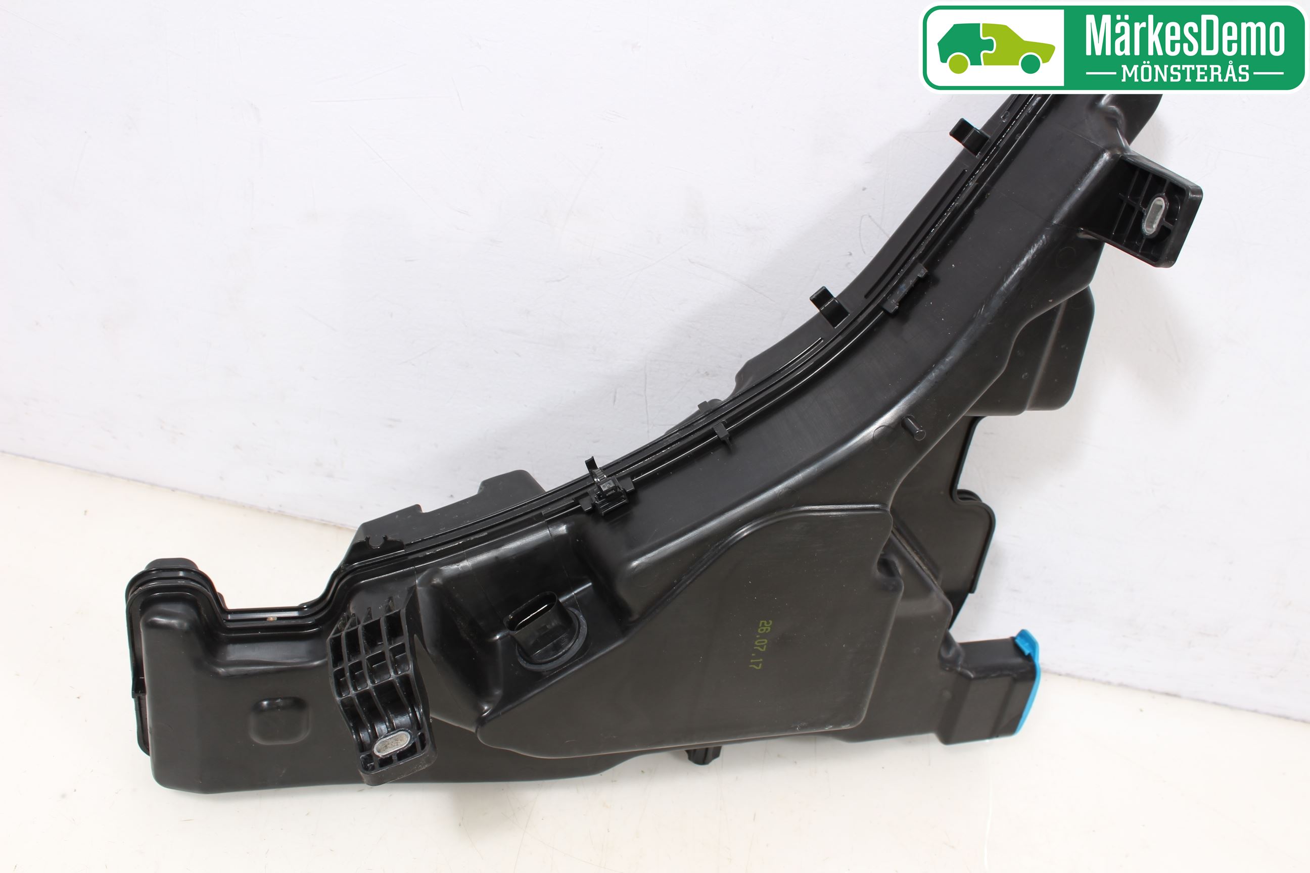 Audi A4/S4 B9 16-19 Spolartank Vindruta-Strål