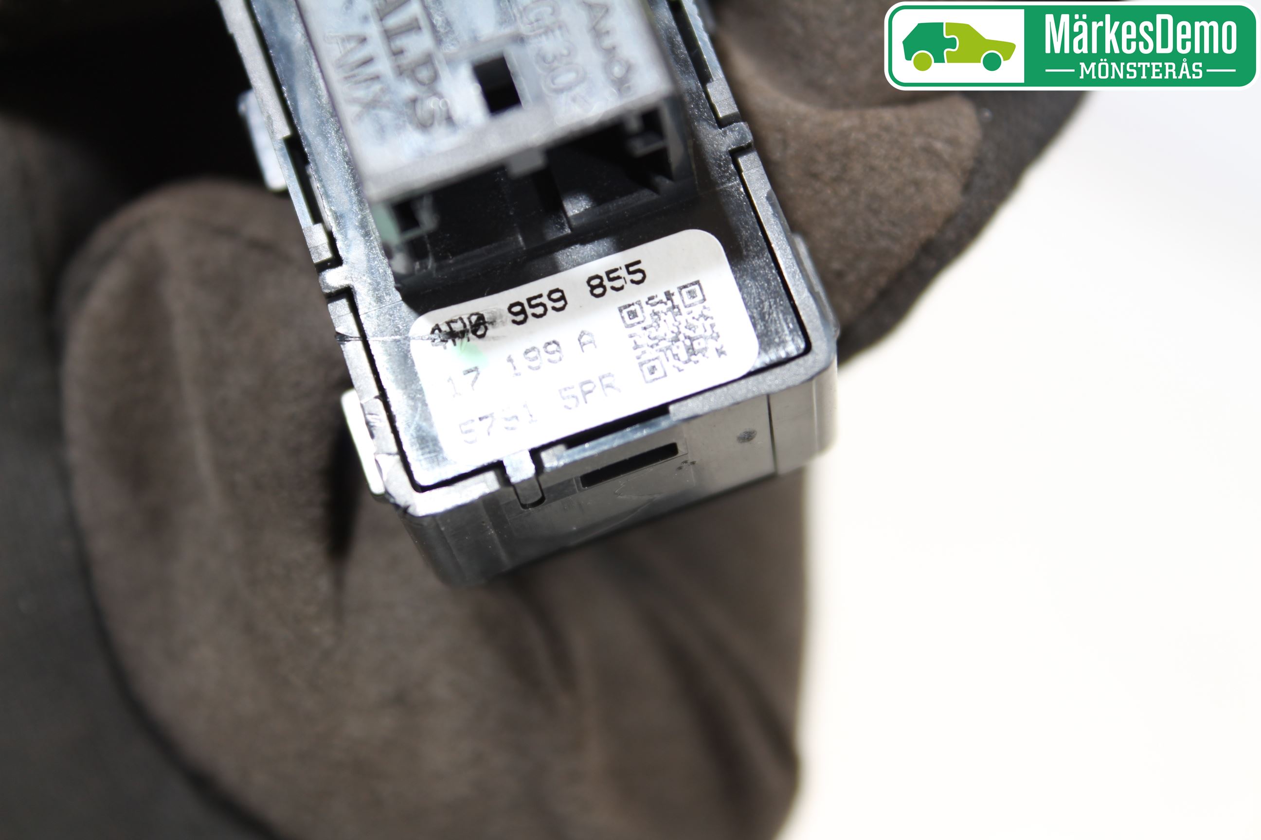 Audi A4/S4 B9 16-19 Strömställare Elhiss