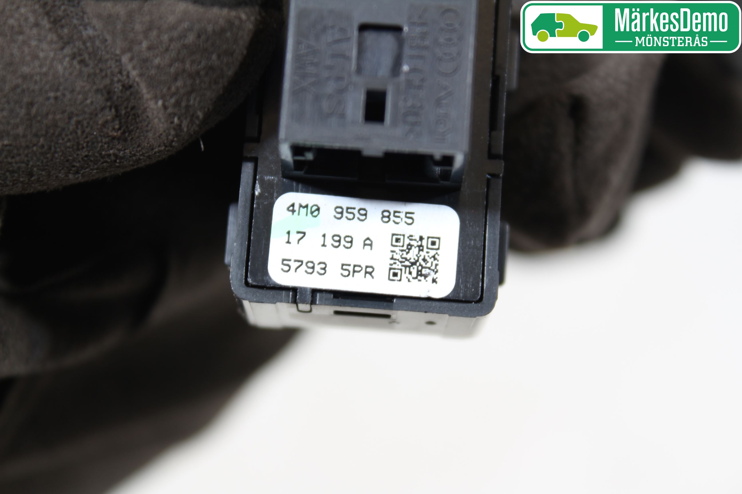 Audi A4/S4 B9 16-19 Strömställare Elhiss