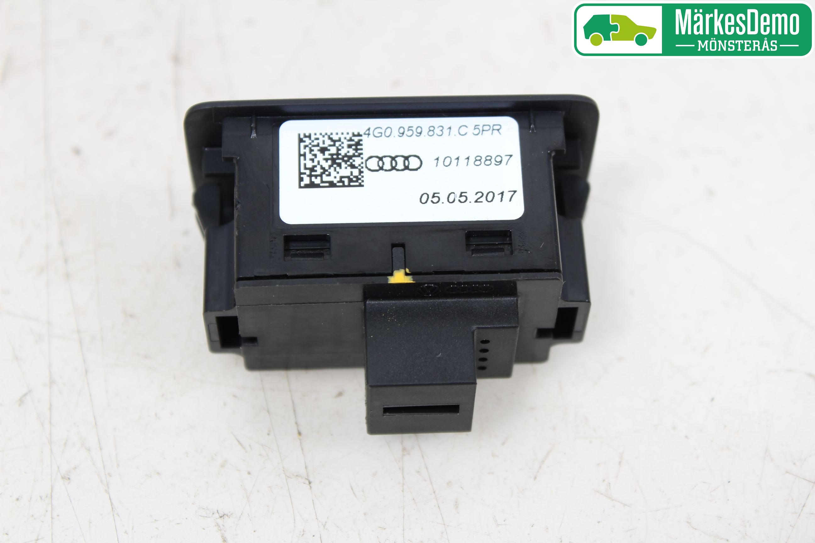 Audi A4/S4 B9 16-19 Strömställare Baklucka