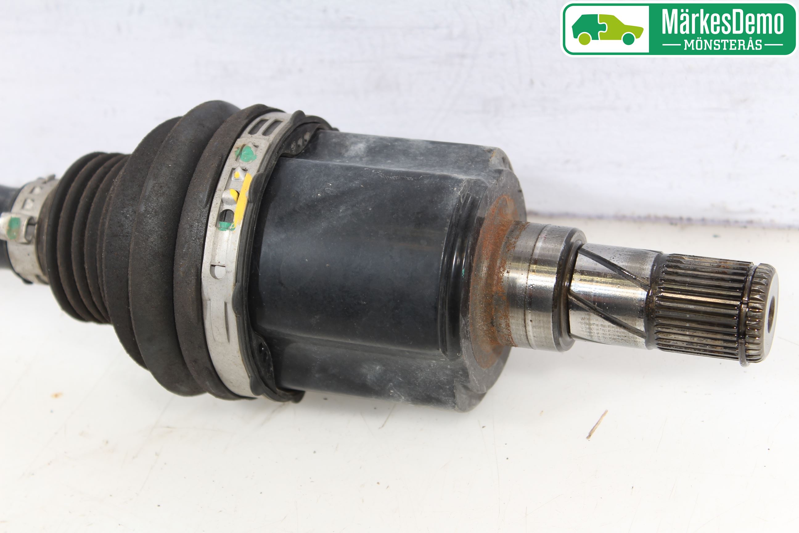 Mini COUPE R56 05-14 Drivaxel Fram Vänster