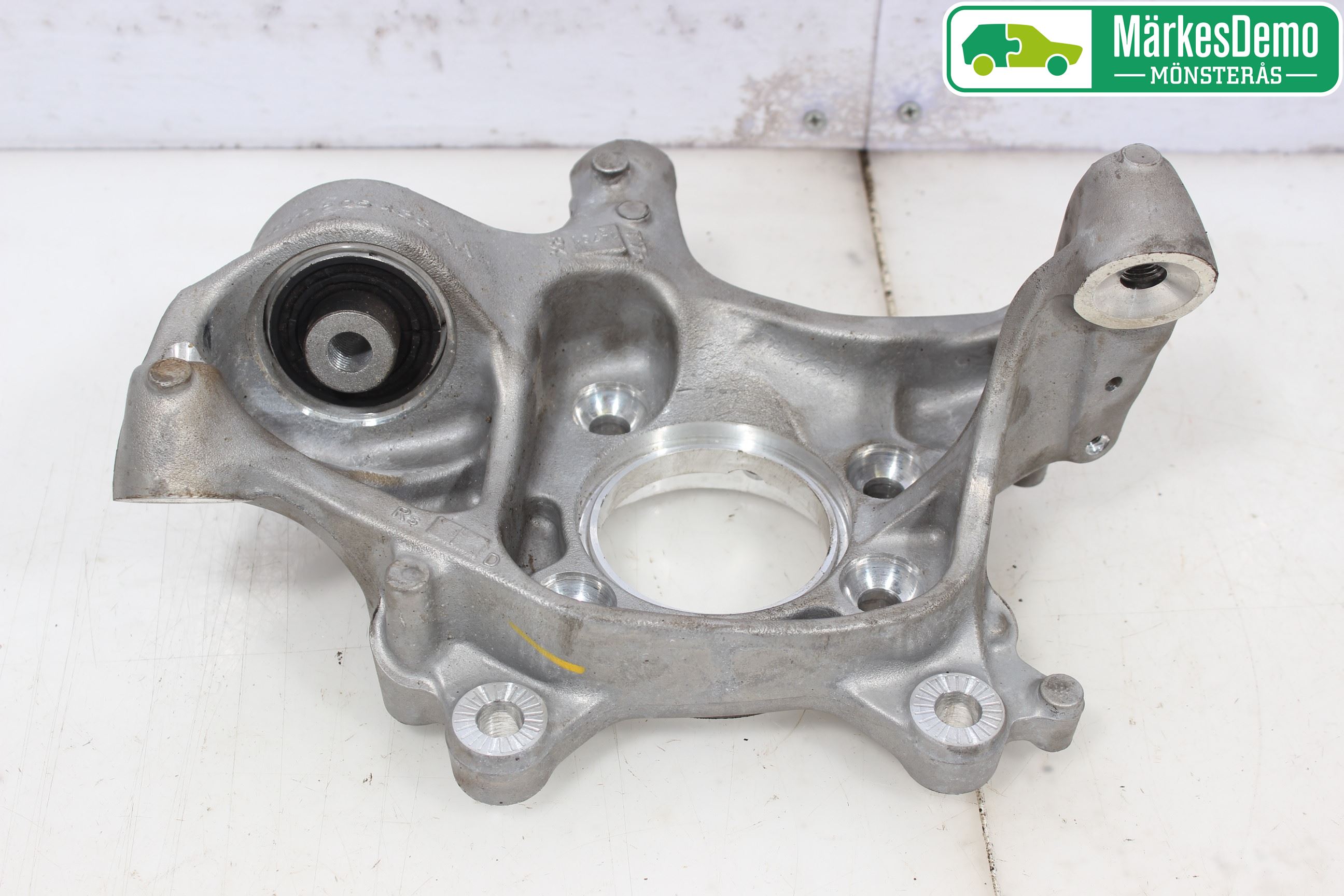 Audi A4/S4 B9 16-19 Hjullagerhus-Spindel Vä B