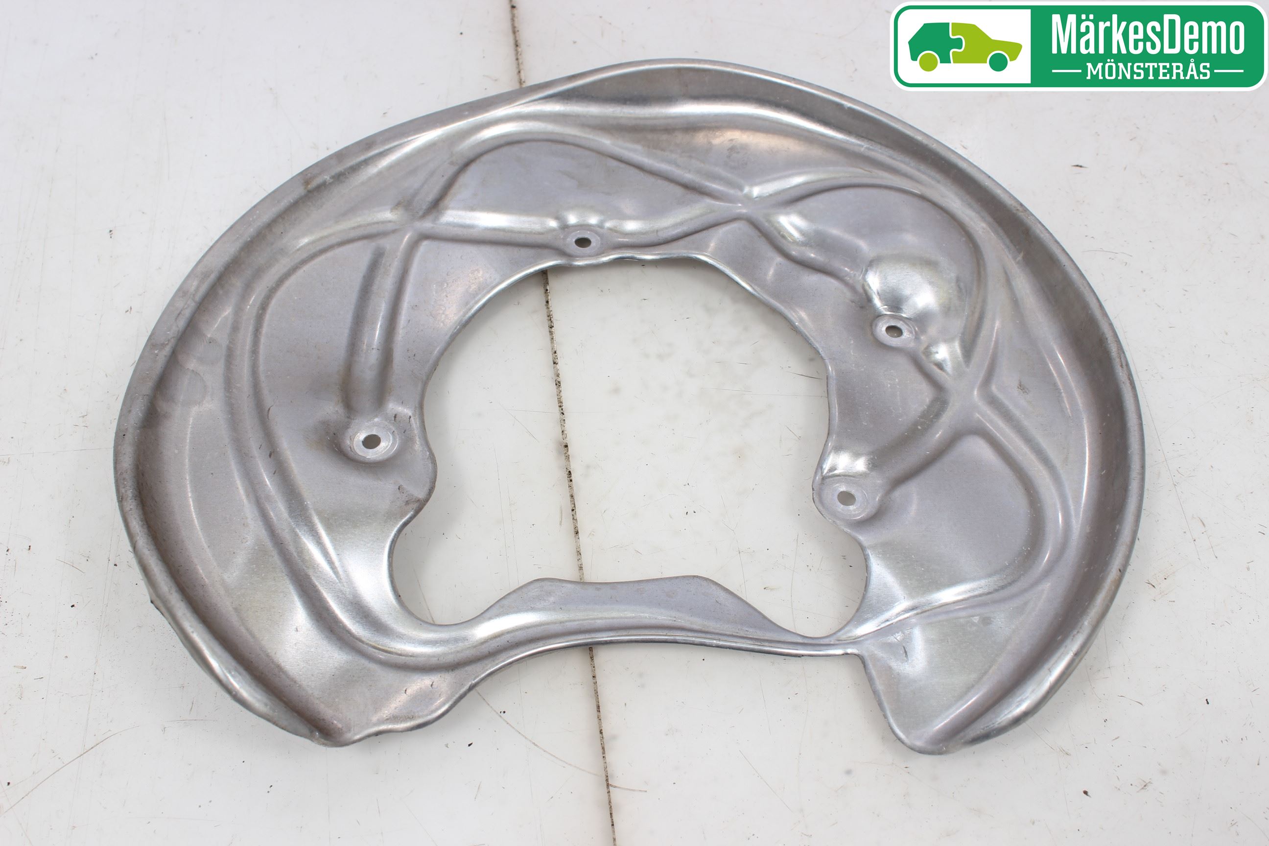 Audi A4/S4 B9 16-19 Bromssköld Bak