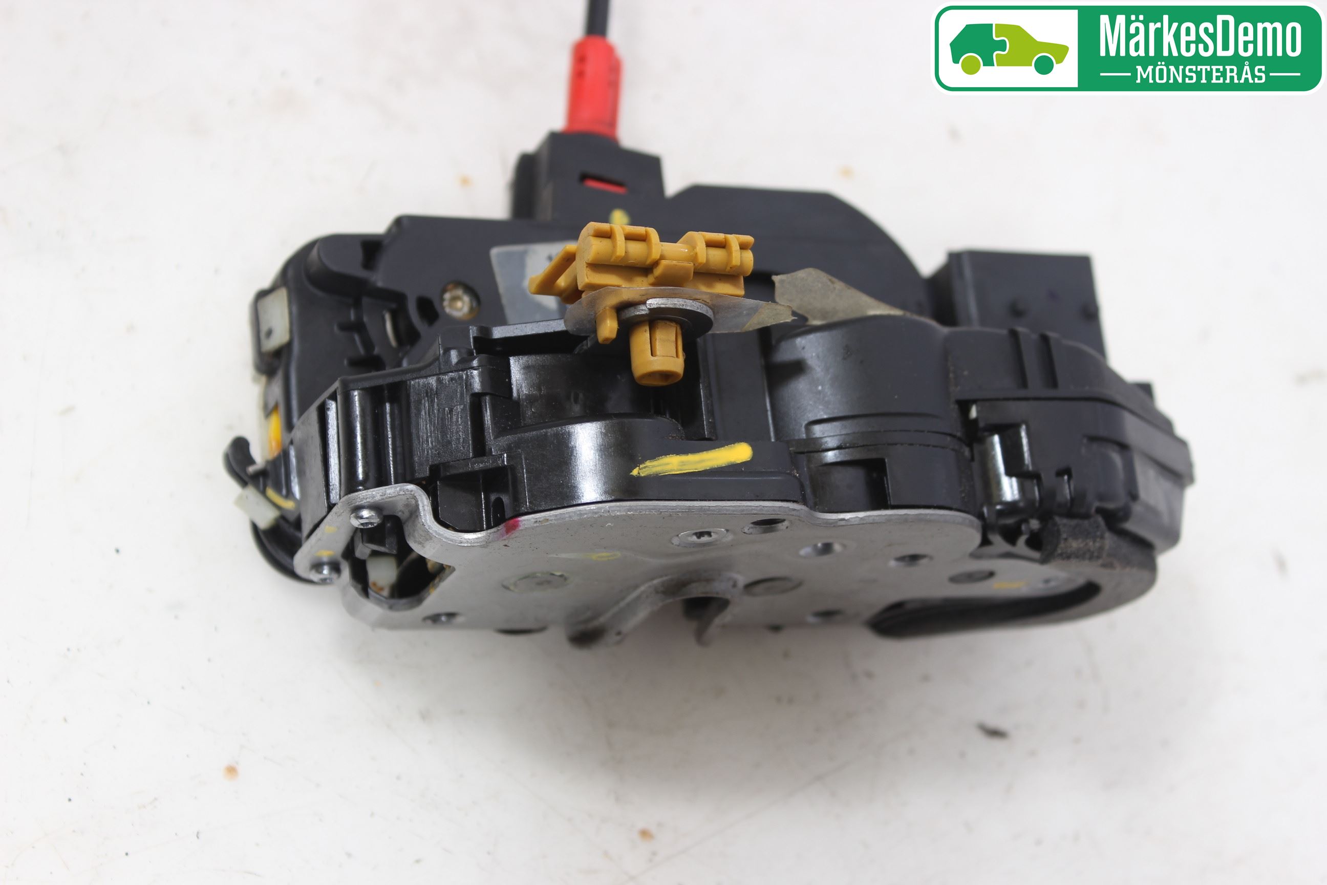 Opel ZAFIRA C 12-19 Låskista-Dörrlås