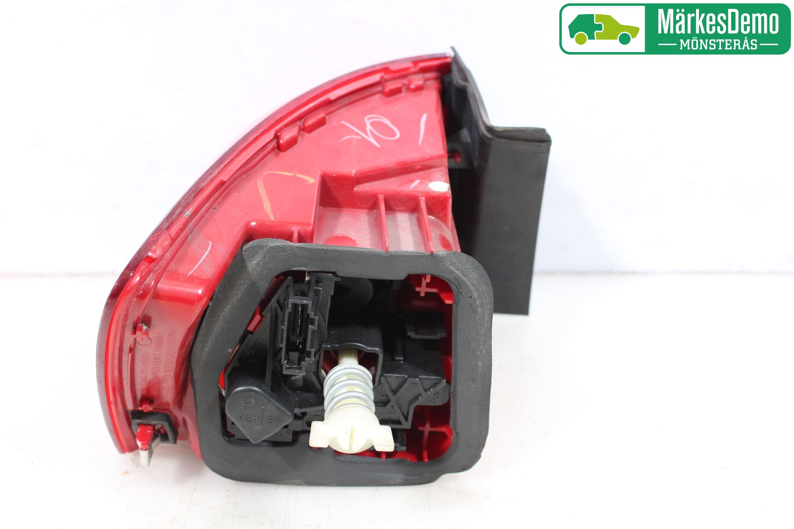 Volkswagen VW JETTA VI 11- Bakljus Höger