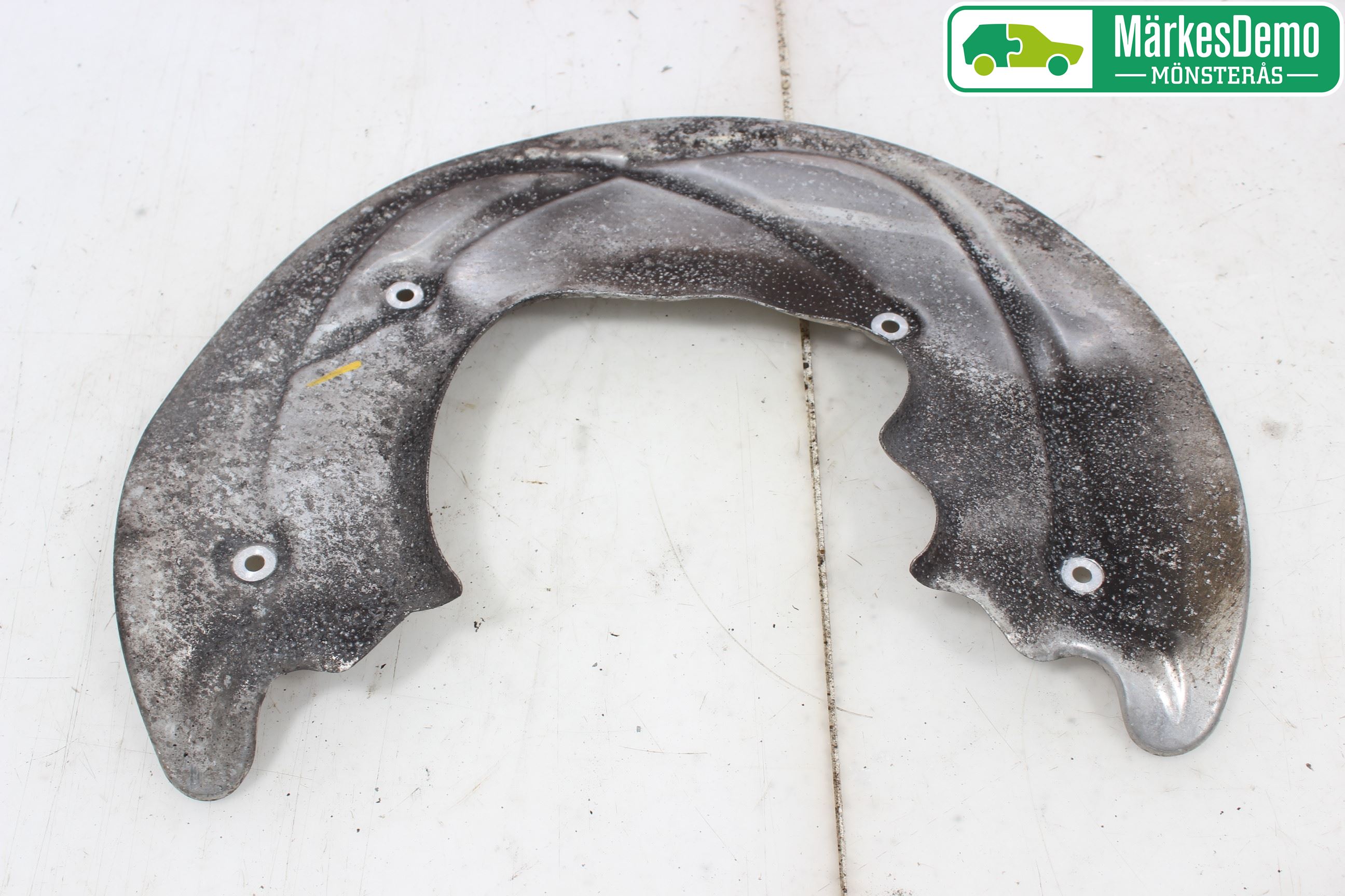 Audi A4/S4 B9 16-19 Bromssköld Fram