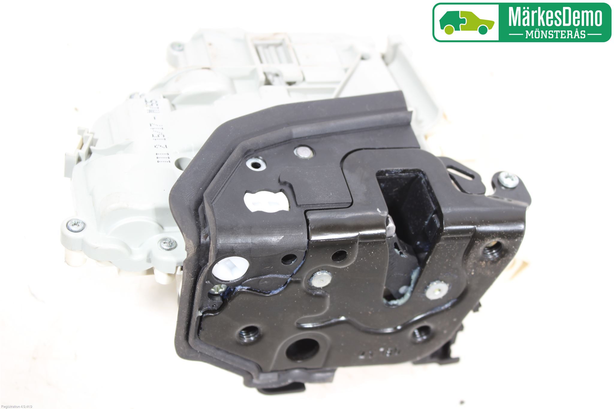 Audi A4/S4 B9 16-19 Låskista-Dörrlås