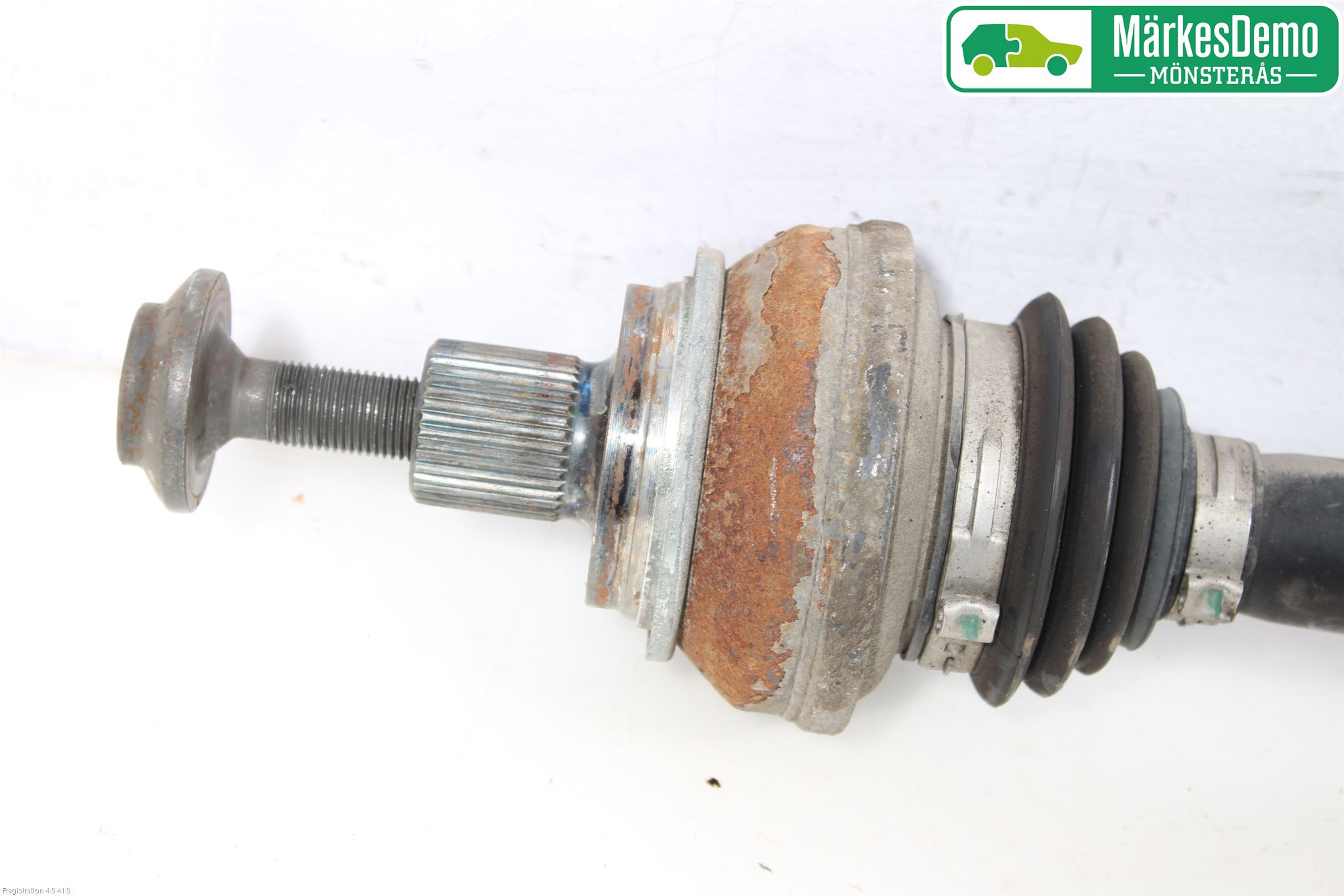 Audi A4/S4 B9 16-19 Drivaxel Bak Höger
