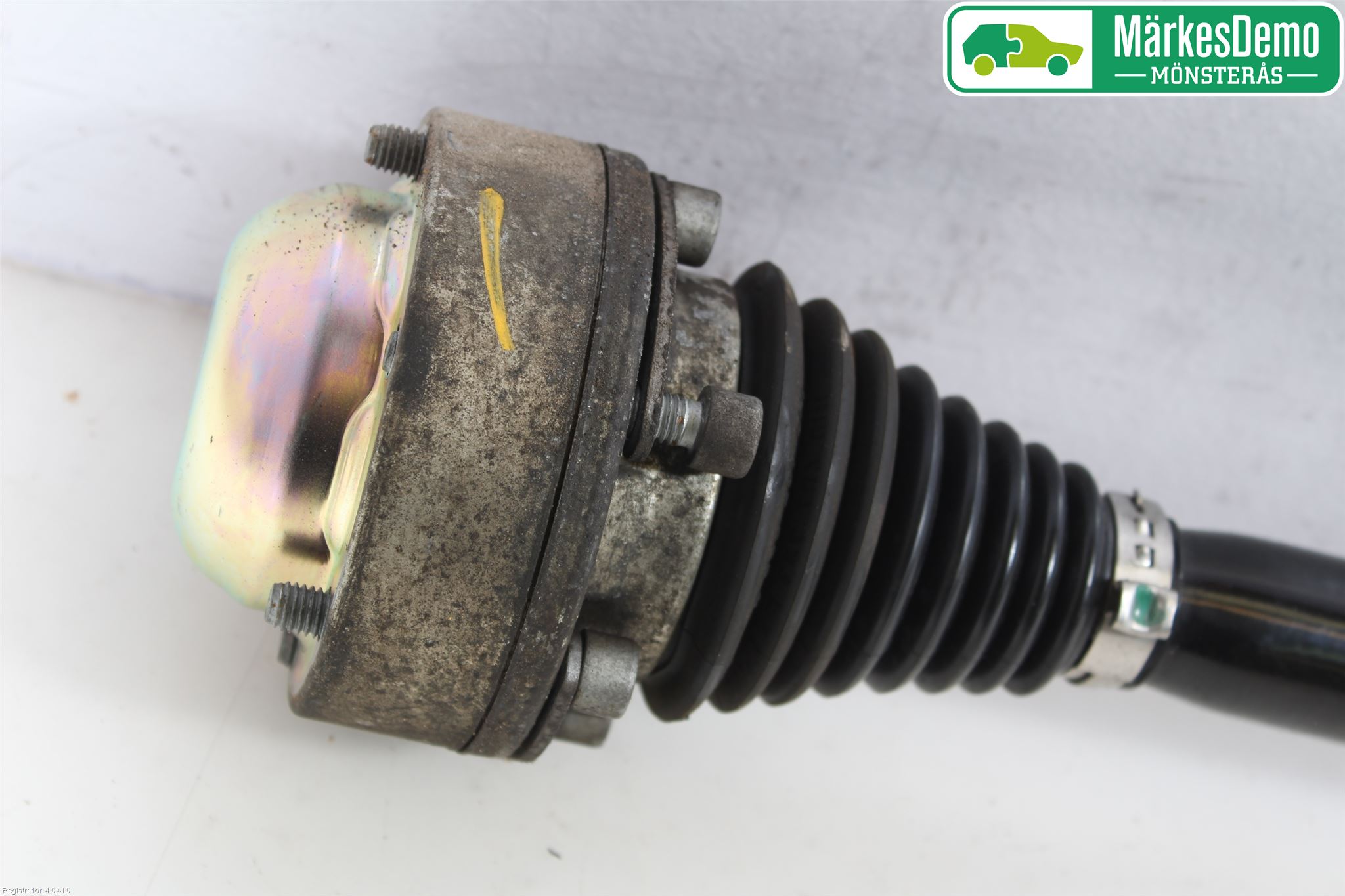 Audi A4/S4 B9 16-19 Drivaxel Bak Vänster