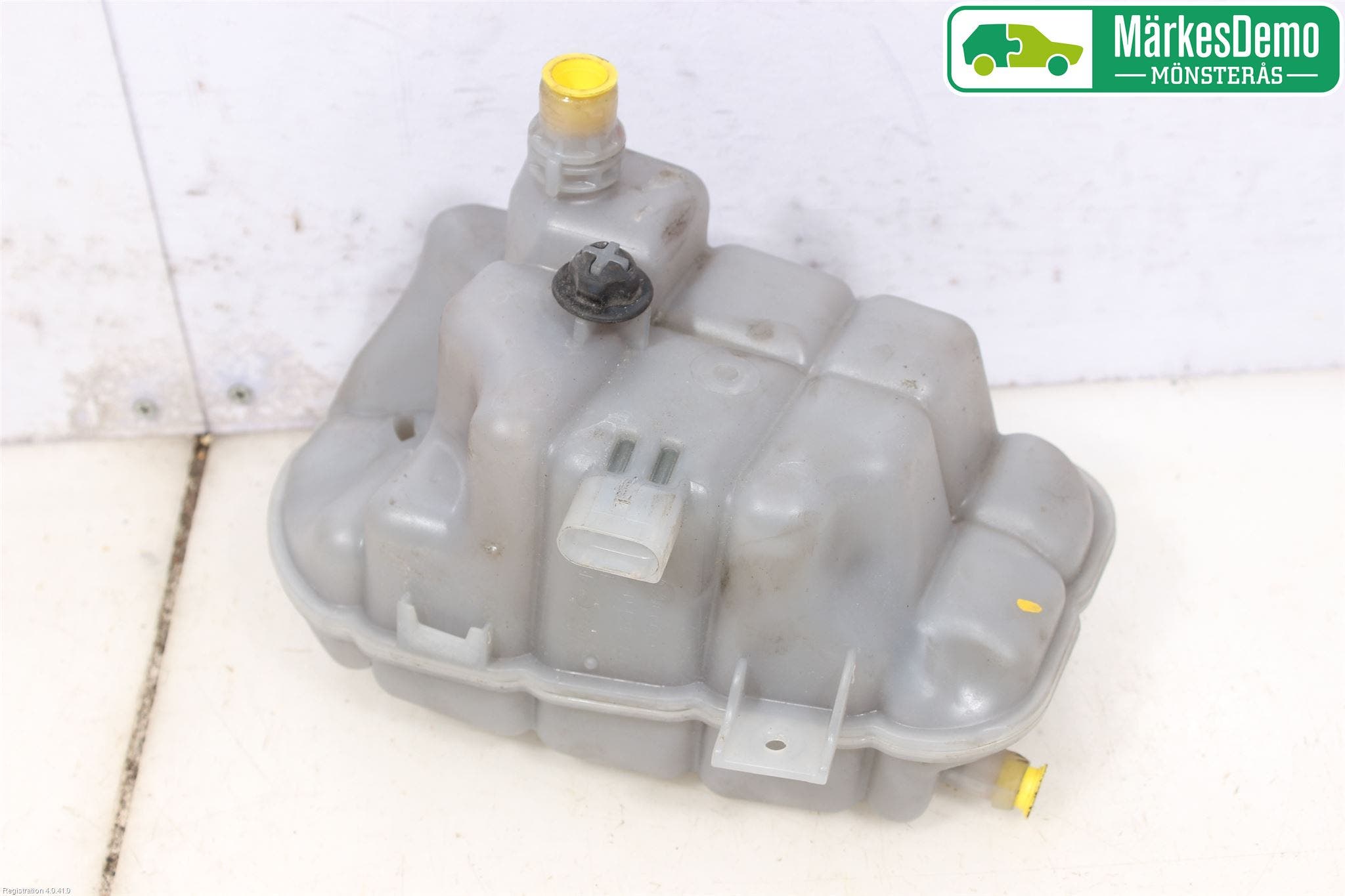 Audi A6 ALLROAD 12-18 Expansionstank