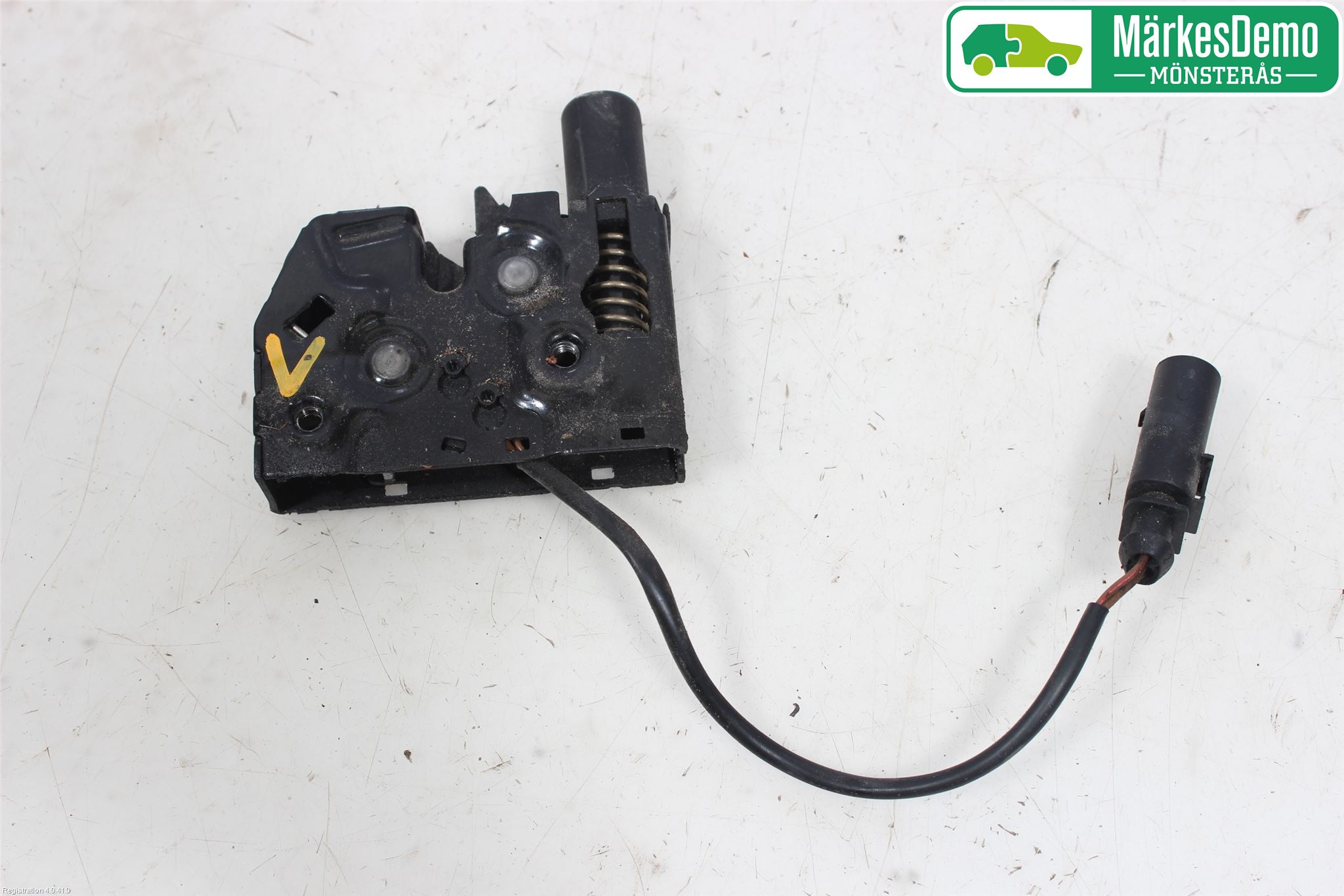 Audi A6 ALLROAD 12-18 Huvlås