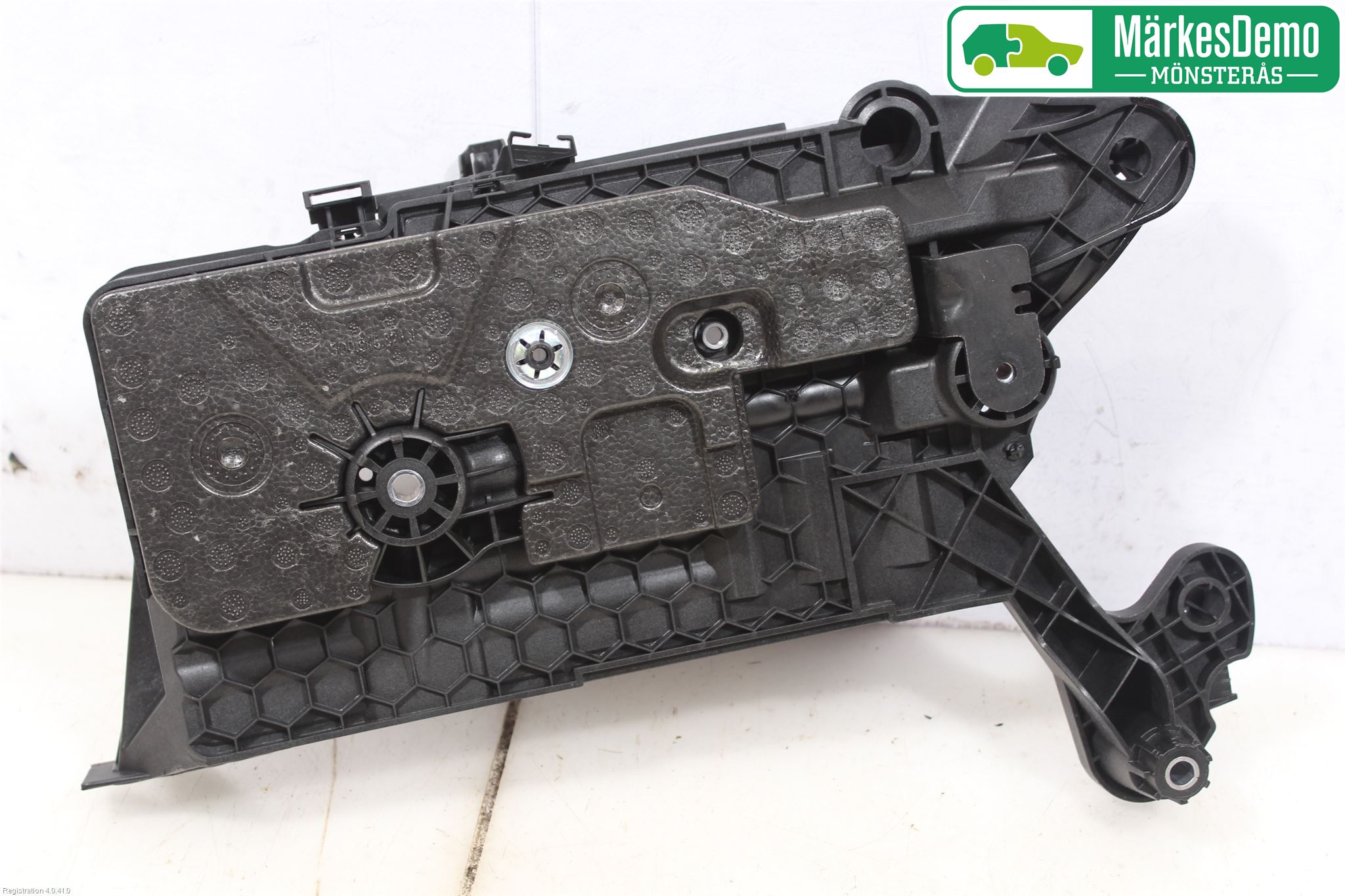 Skoda SUPERB 16-24 Batterilåda-Fäste-Hållare