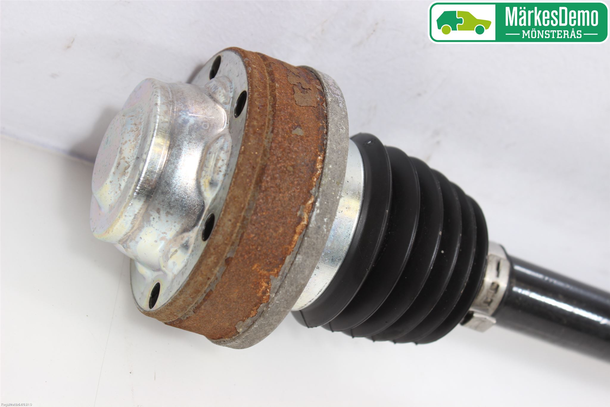 Volkswagen VW TIGUAN 16-24 Drivaxel Bak Vänster