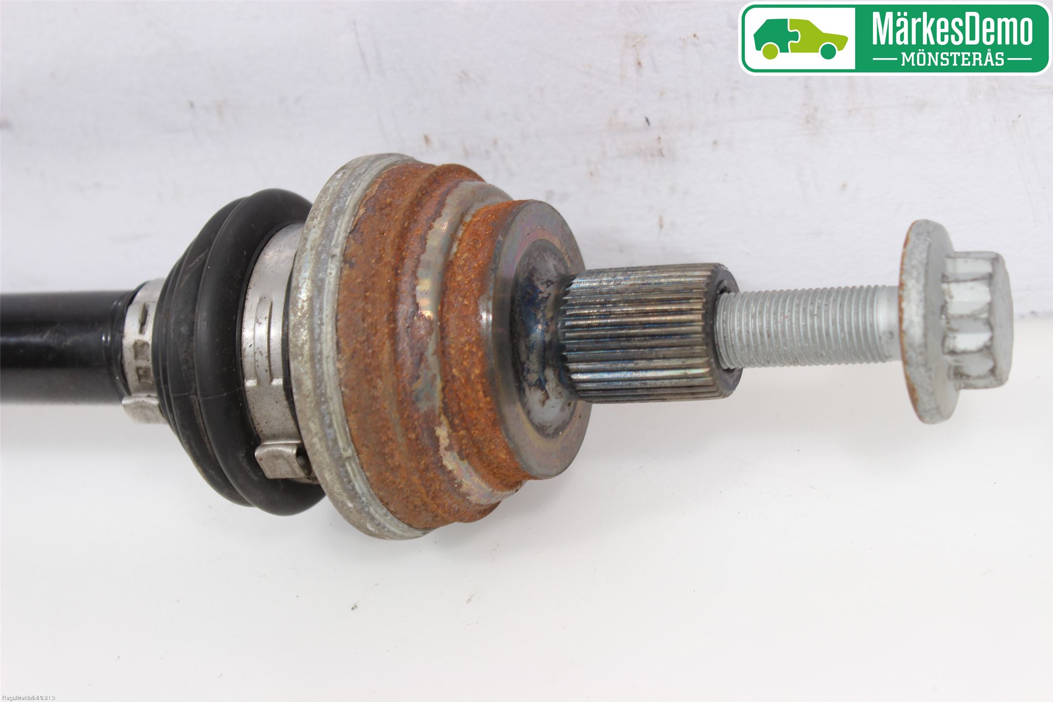 Volkswagen VW TIGUAN 16-24 Drivaxel Bak Vänster