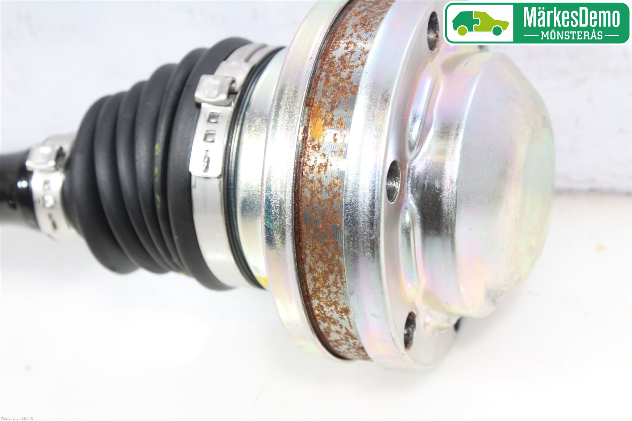 Volkswagen VW TIGUAN 16-24 Drivaxel Fram Höger