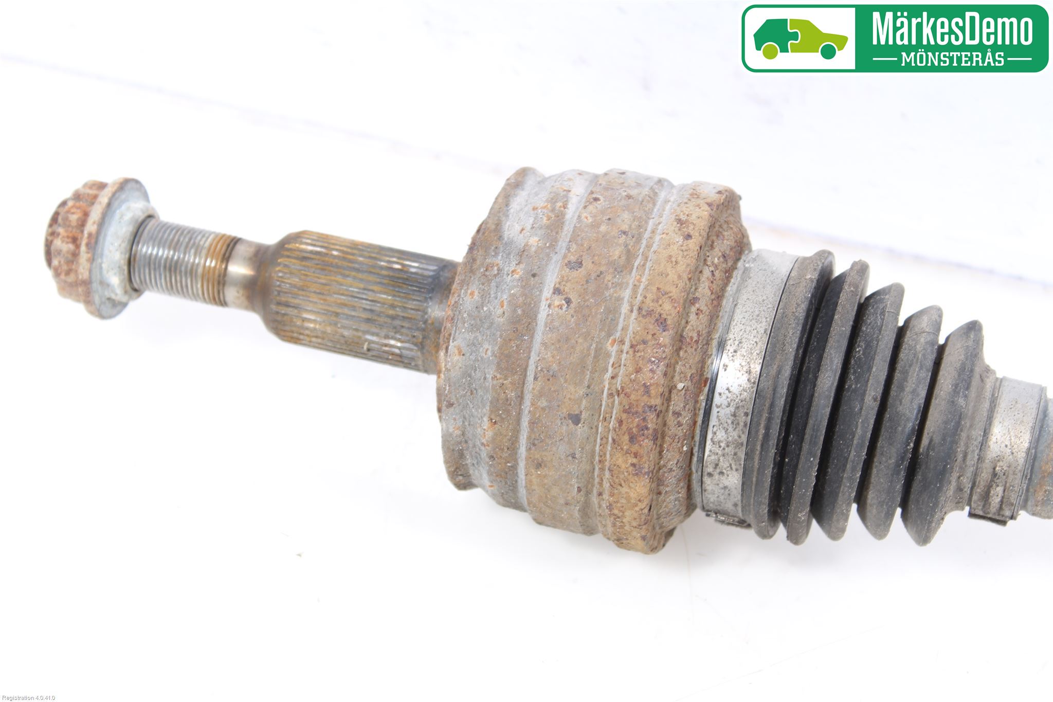 Volkswagen VW TRANSP/CARAVELLE (T5) 04-15 Drivaxel Bak Höger