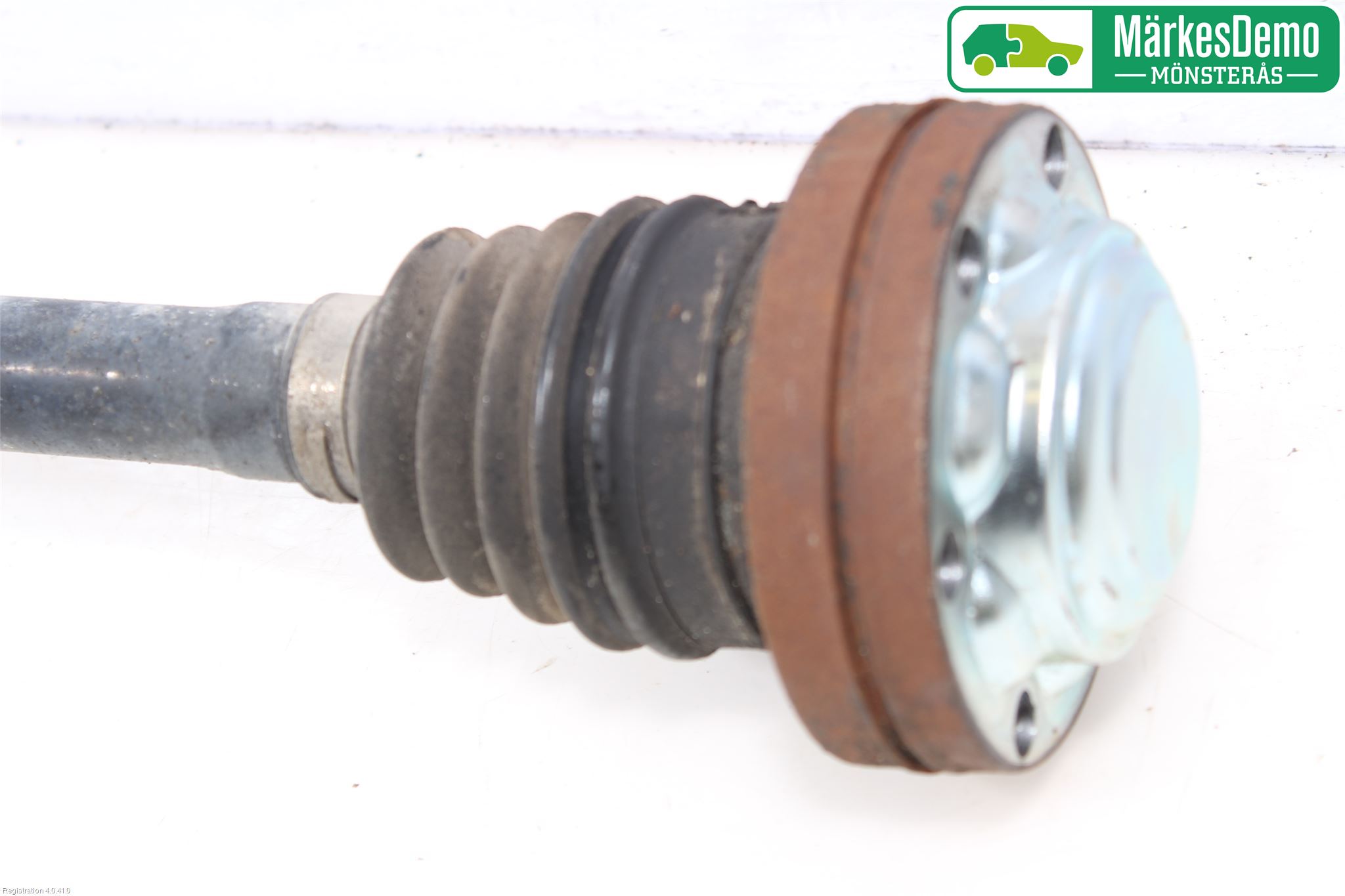 Volkswagen VW TRANSP/CARAVELLE (T5) 04-15 Drivaxel Bak Höger
