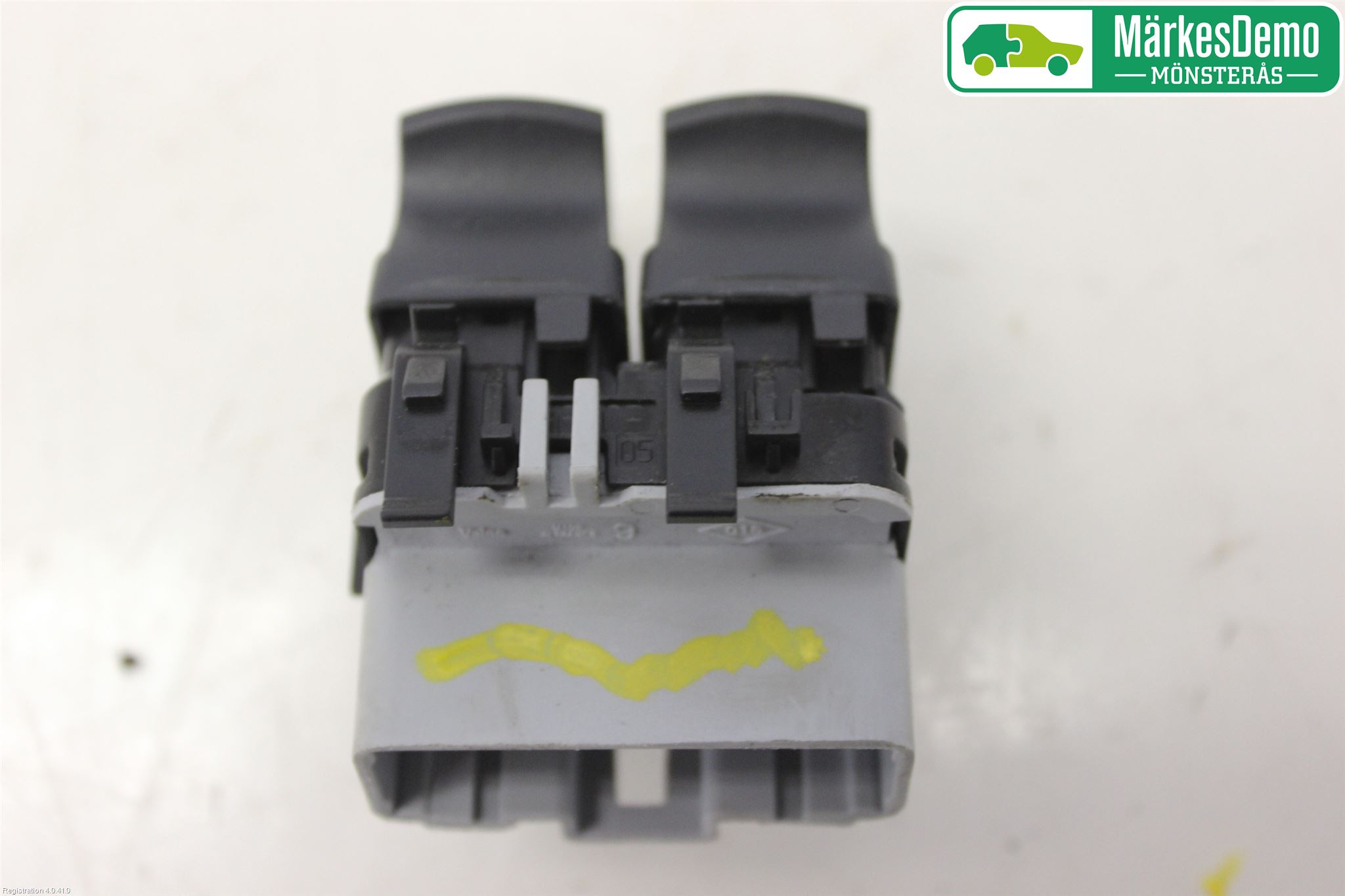 Renault CLIO III  09-12 Strömställare Elhiss