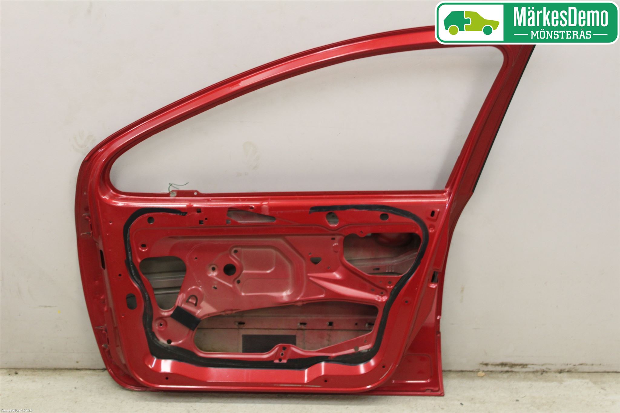 Peugeot 307     05-08 Dörr Fram Höger