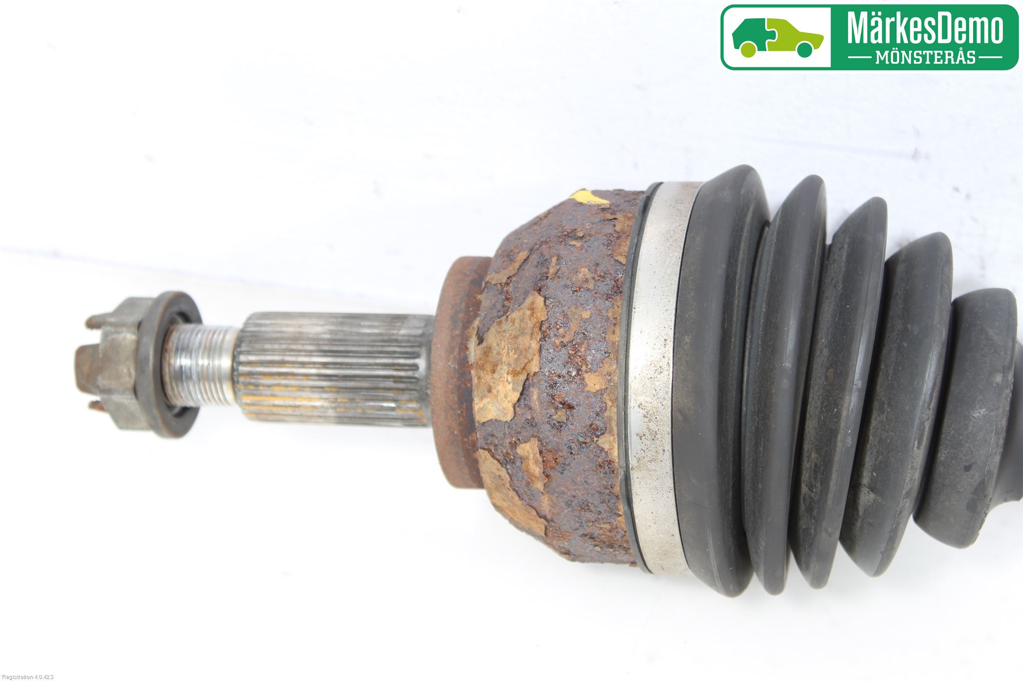 Opel VIVARO 15-19 Drivaxel Fram Höger