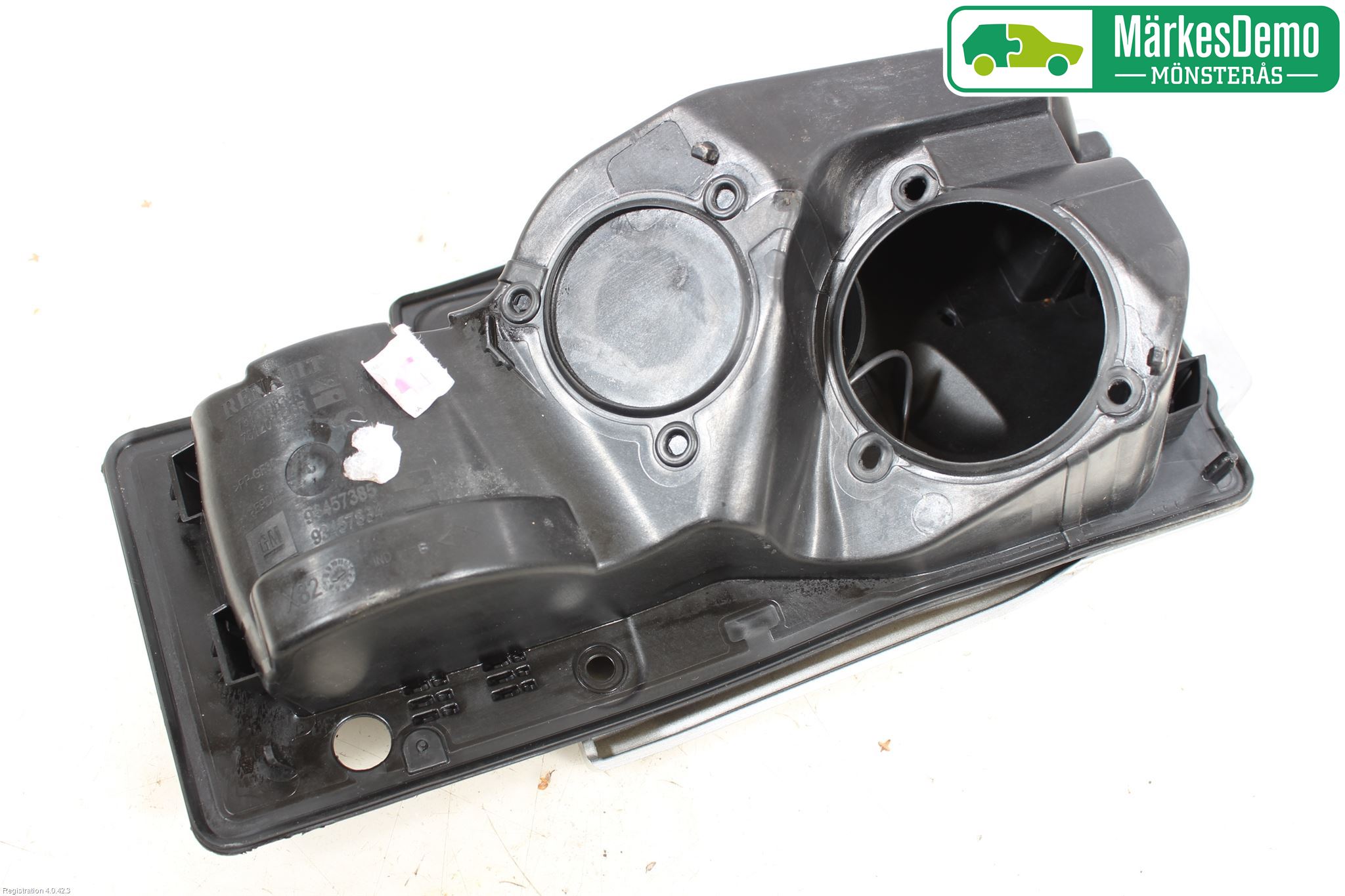 Opel VIVARO 15-19 Tanklucka