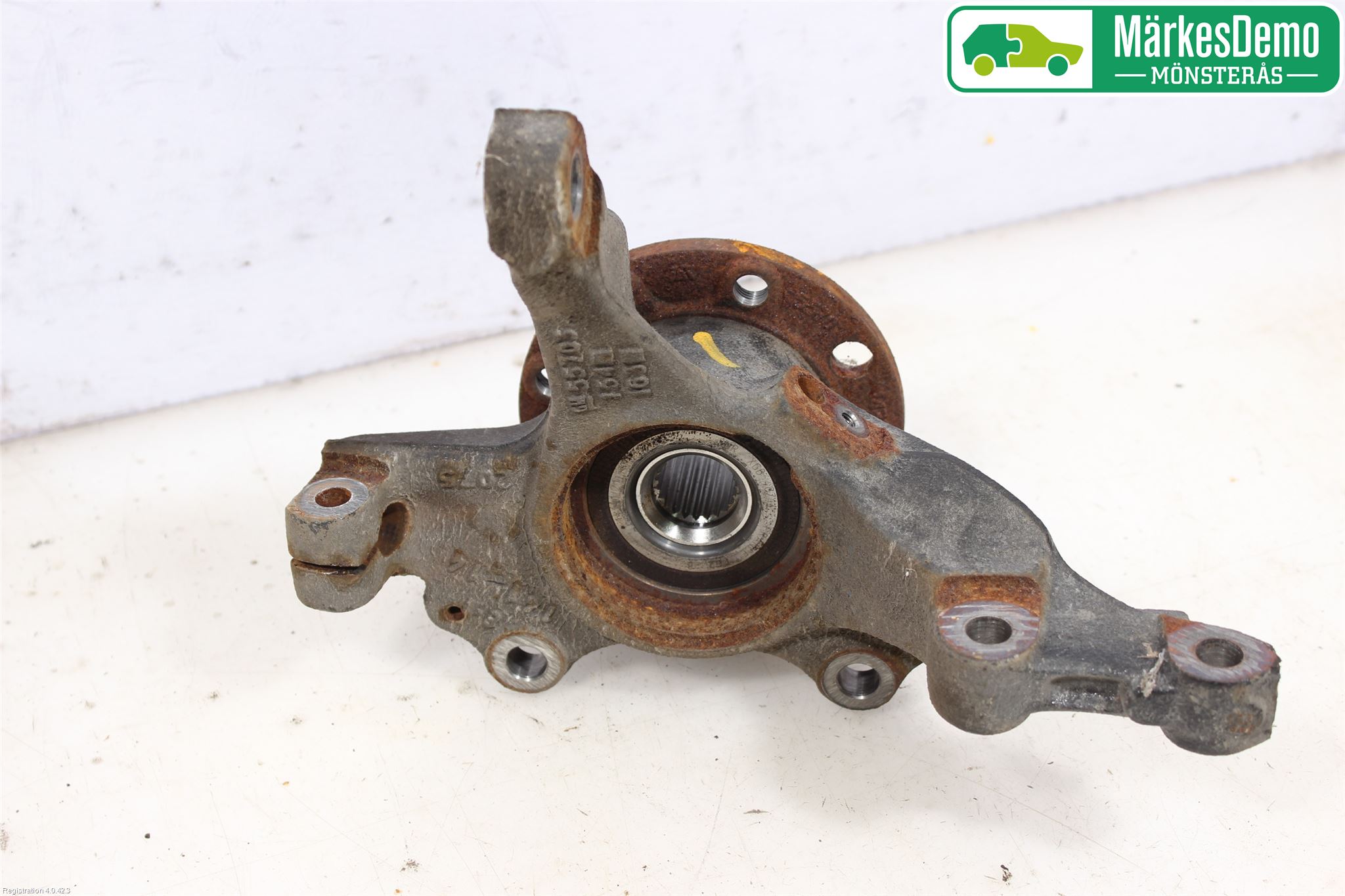 Opel CORSA D 07-14 Styrspindel Lagerhus Vä