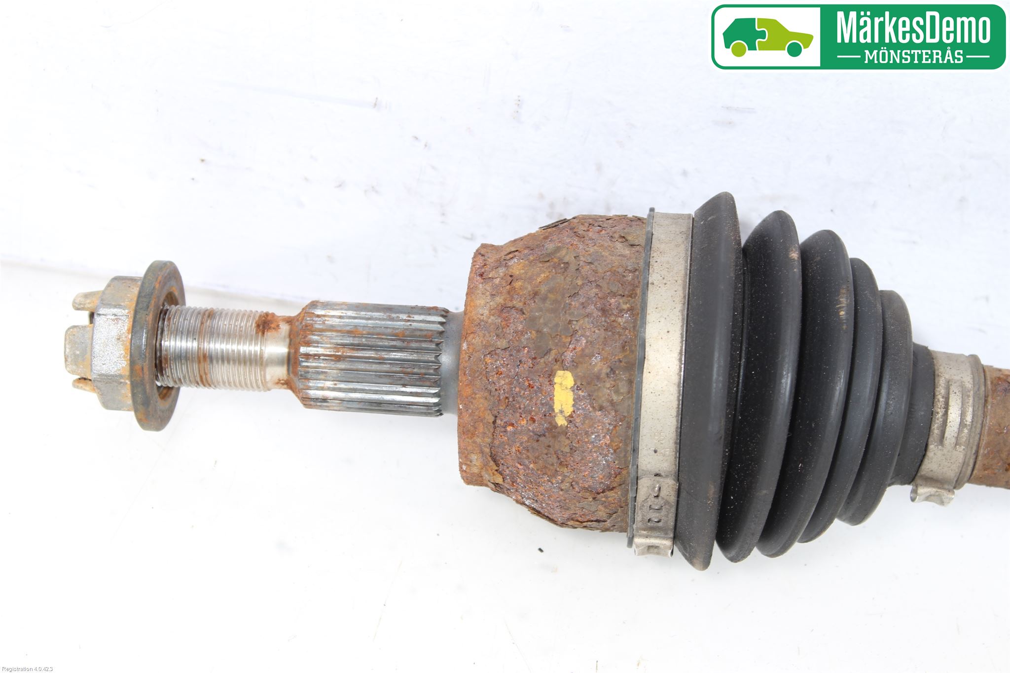 Ford FOCUS 11-14 Drivaxel Fram Vänster