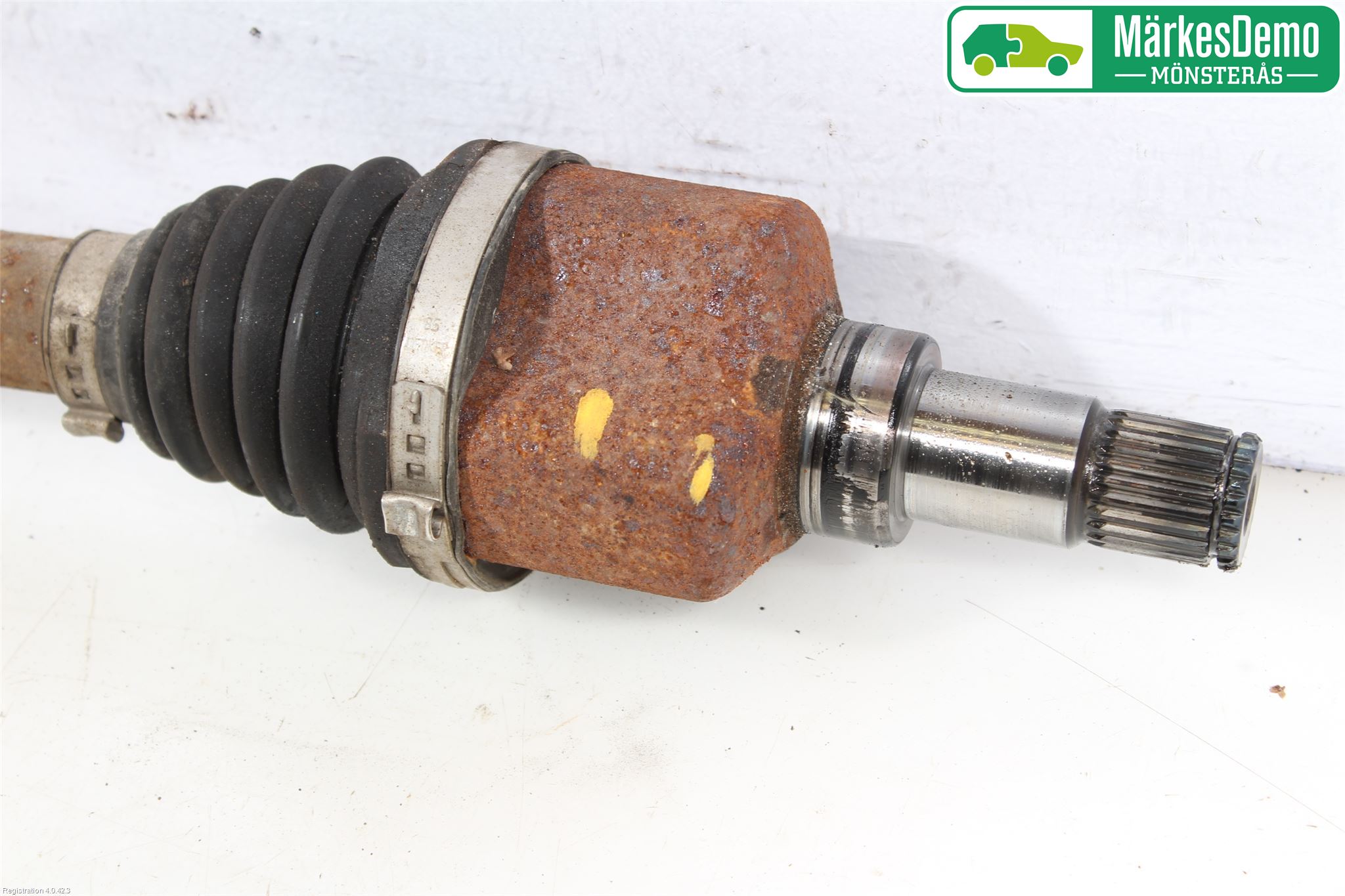 Ford FOCUS 11-14 Drivaxel Fram Vänster
