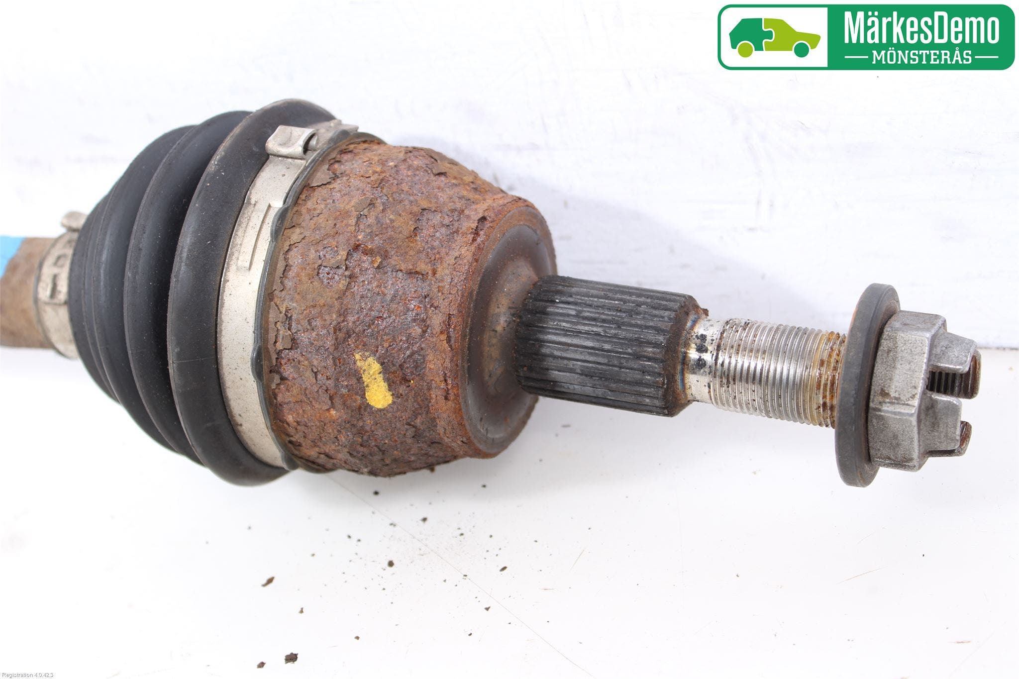 Ford FOCUS 11-14 Drivaxel Fram Höger