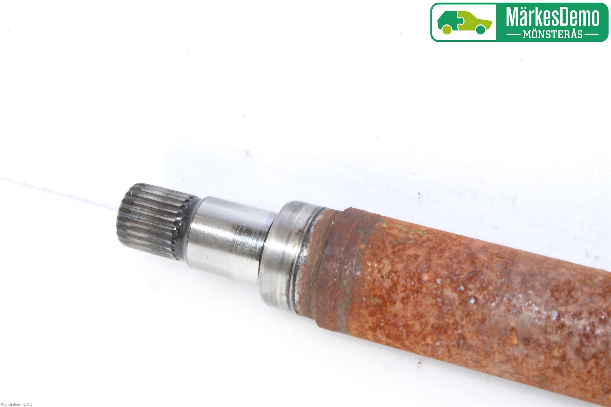 Ford FOCUS 11-14 Drivaxel Fram Höger