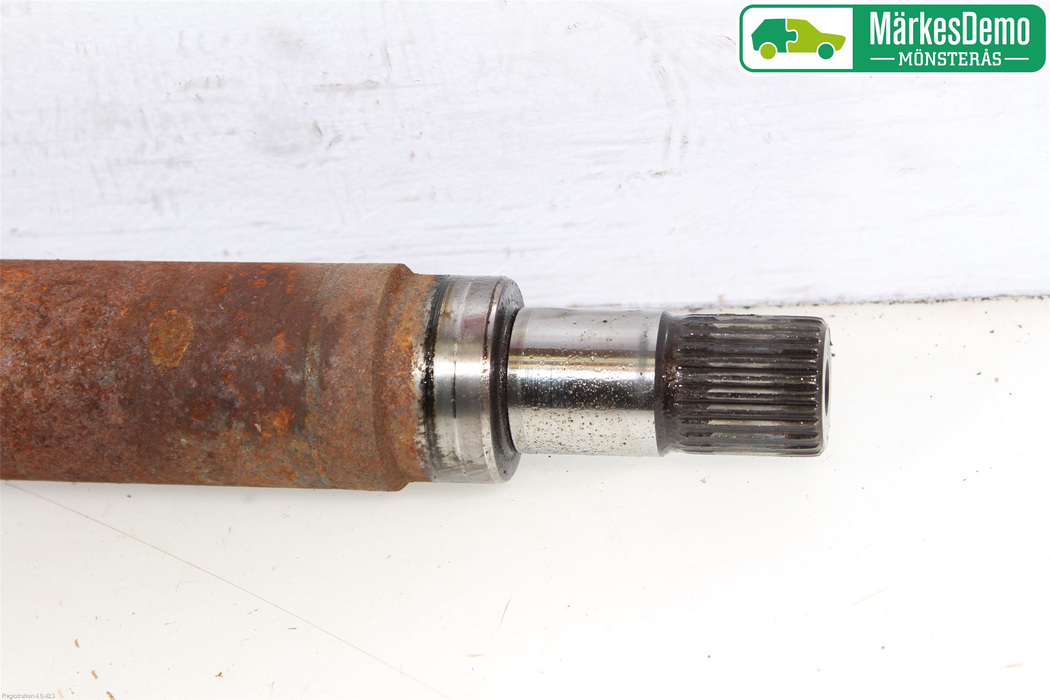 Ford FOCUS 11-14 Drivaxel Fram Höger