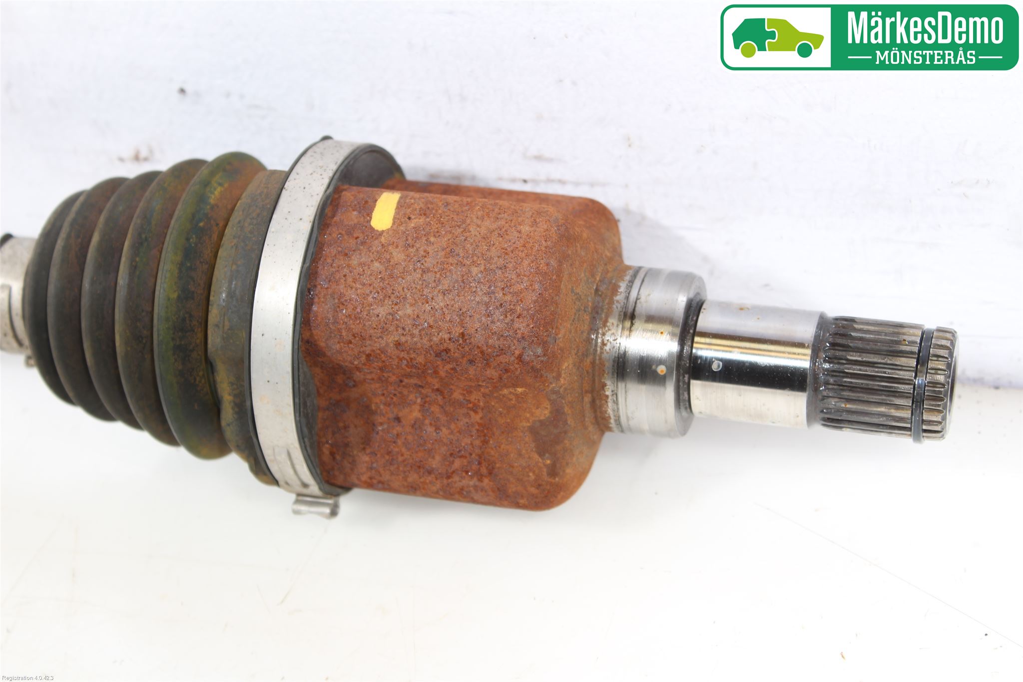 Ford FOCUS 11-14 Drivaxel Fram Vänster