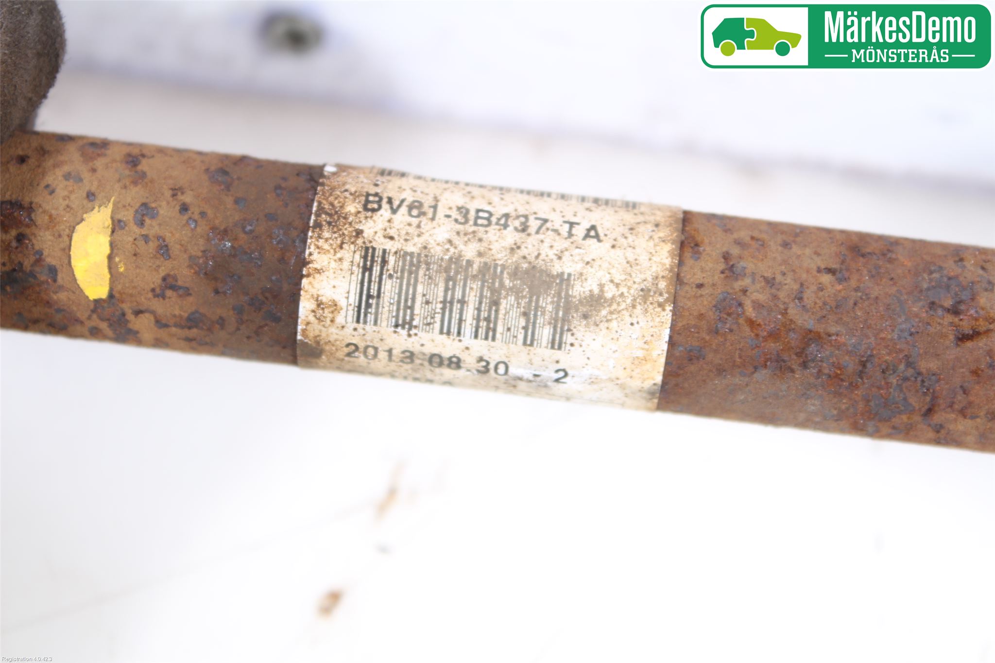 Ford FOCUS 11-14 Drivaxel Fram Vänster