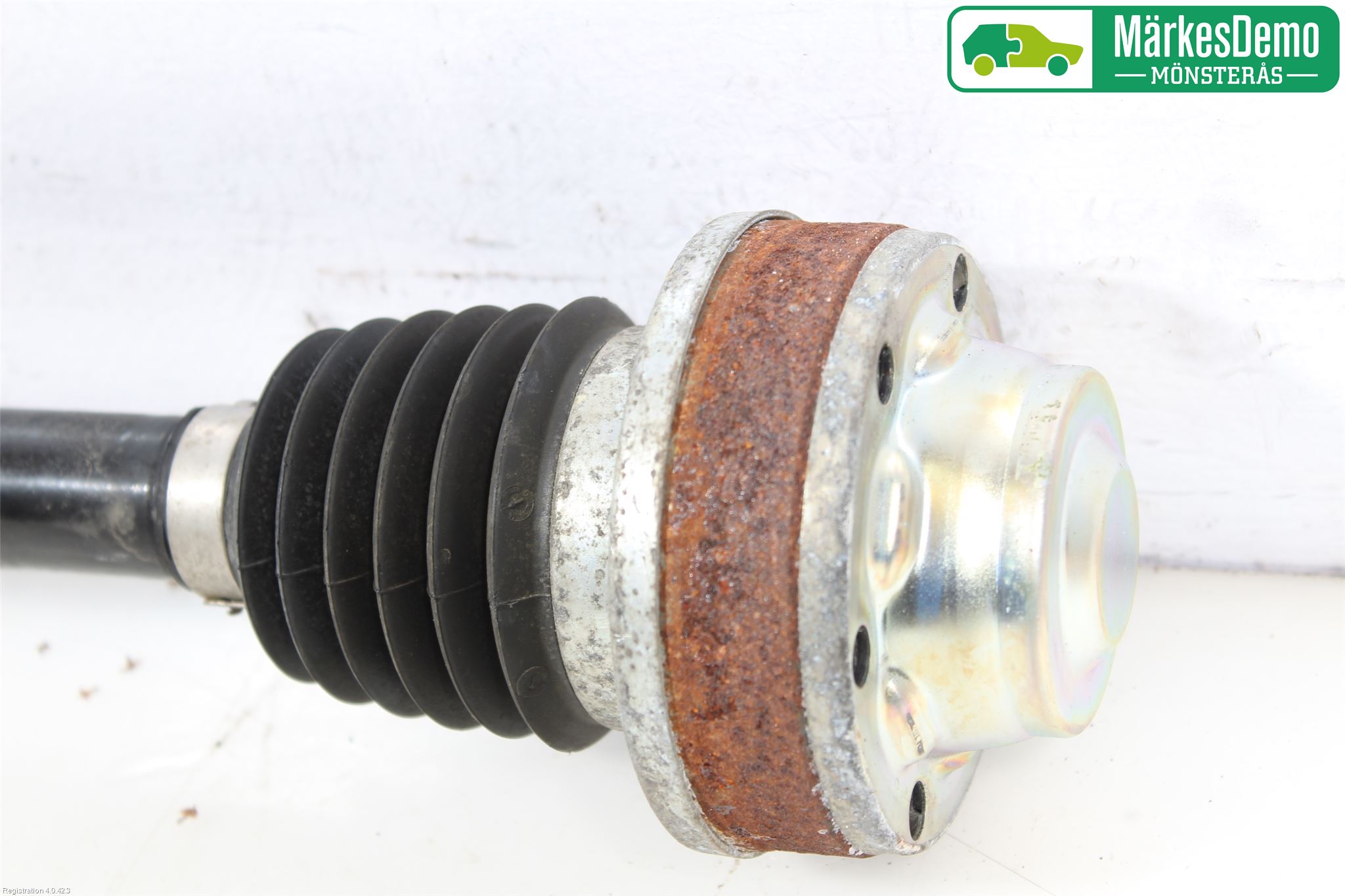 Volkswagen VW T-ROC 18- Drivaxel Bak Vänster