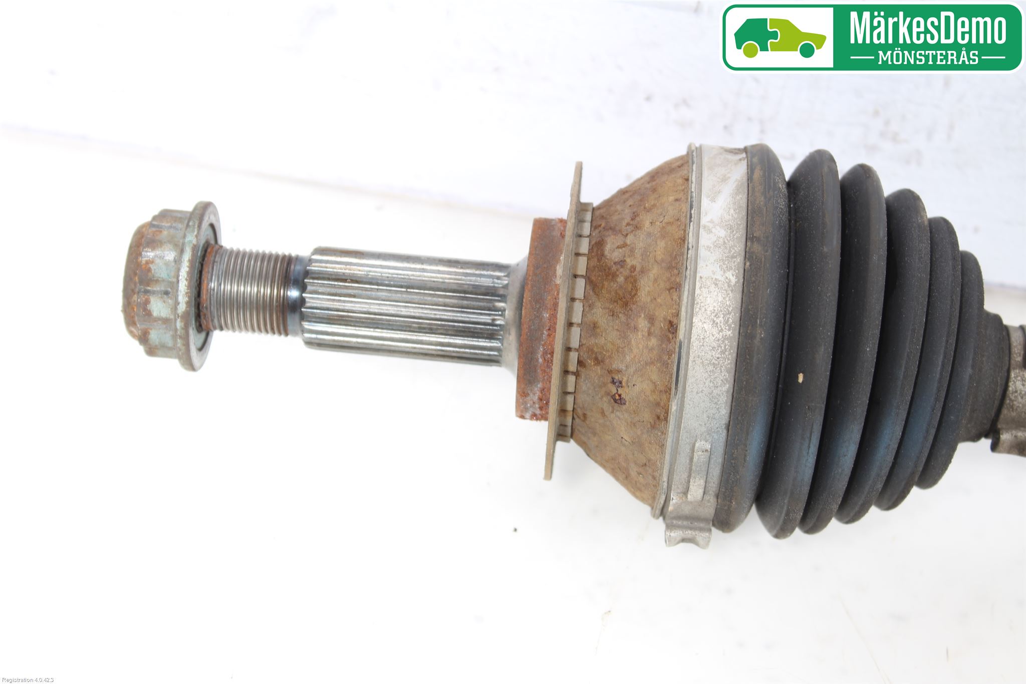 Volkswagen VW UP! / E-UP! Drivaxel Fram Höger