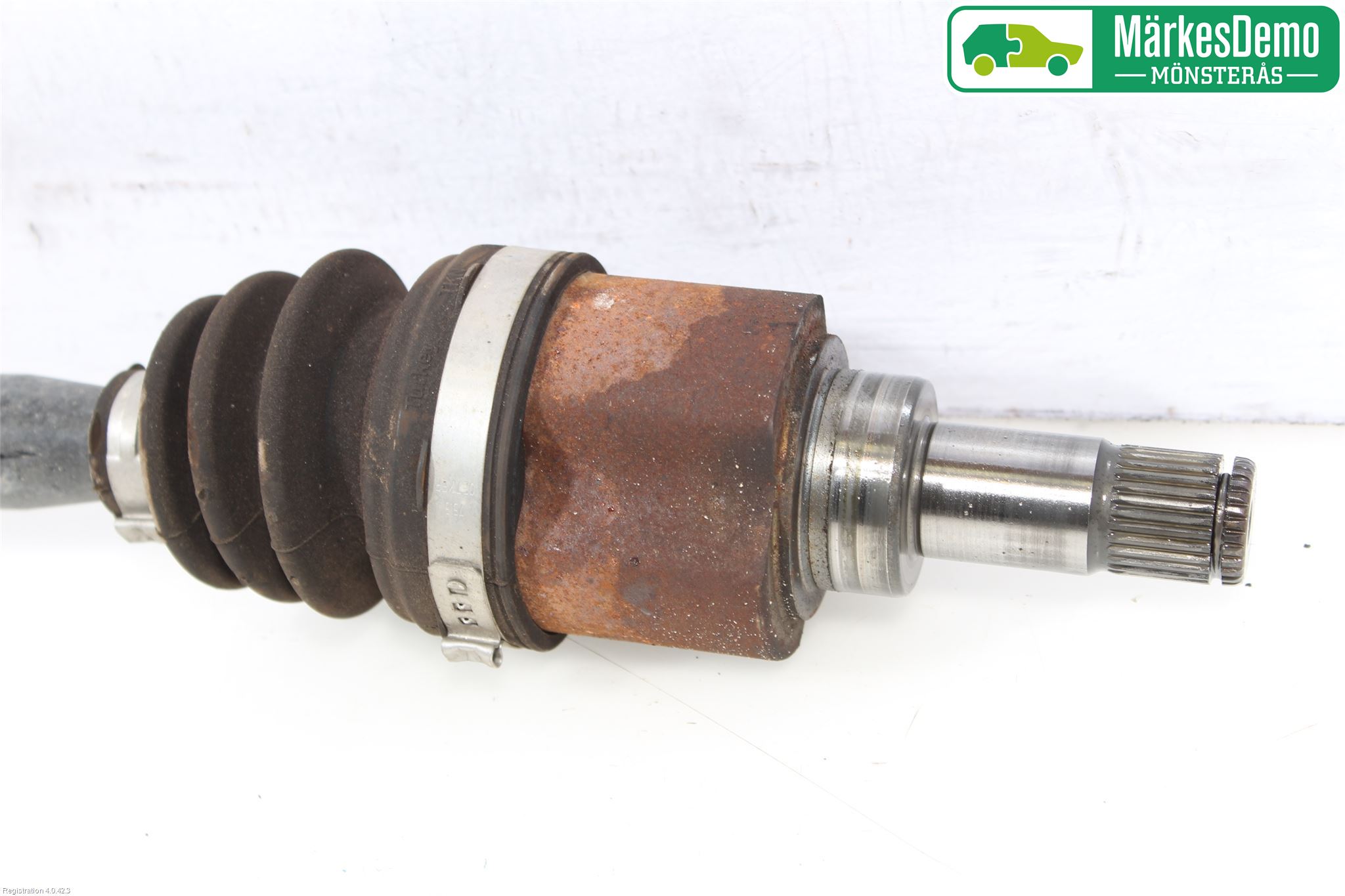 Volkswagen VW UP! / E-UP! Drivaxel Fram Höger