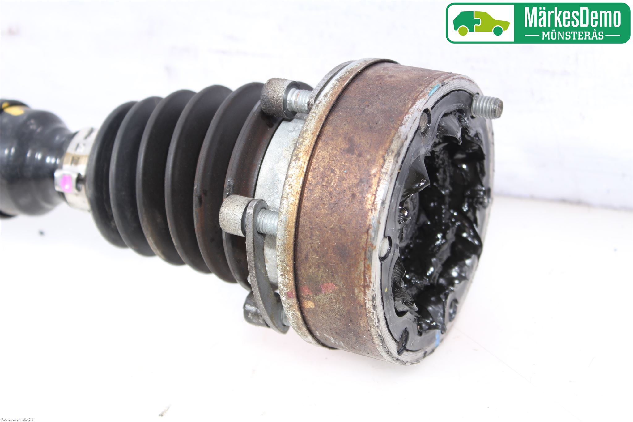 Volkswagen VW GOLF VI 09-13 Drivaxel Fram Höger
